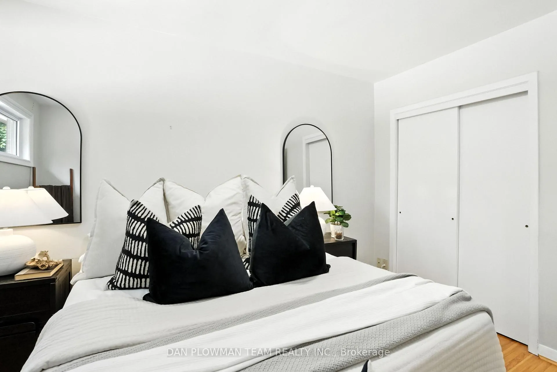 Photo 16 of 1001 Wardman Crescent, Whitby, Williamsburg — HOMEH