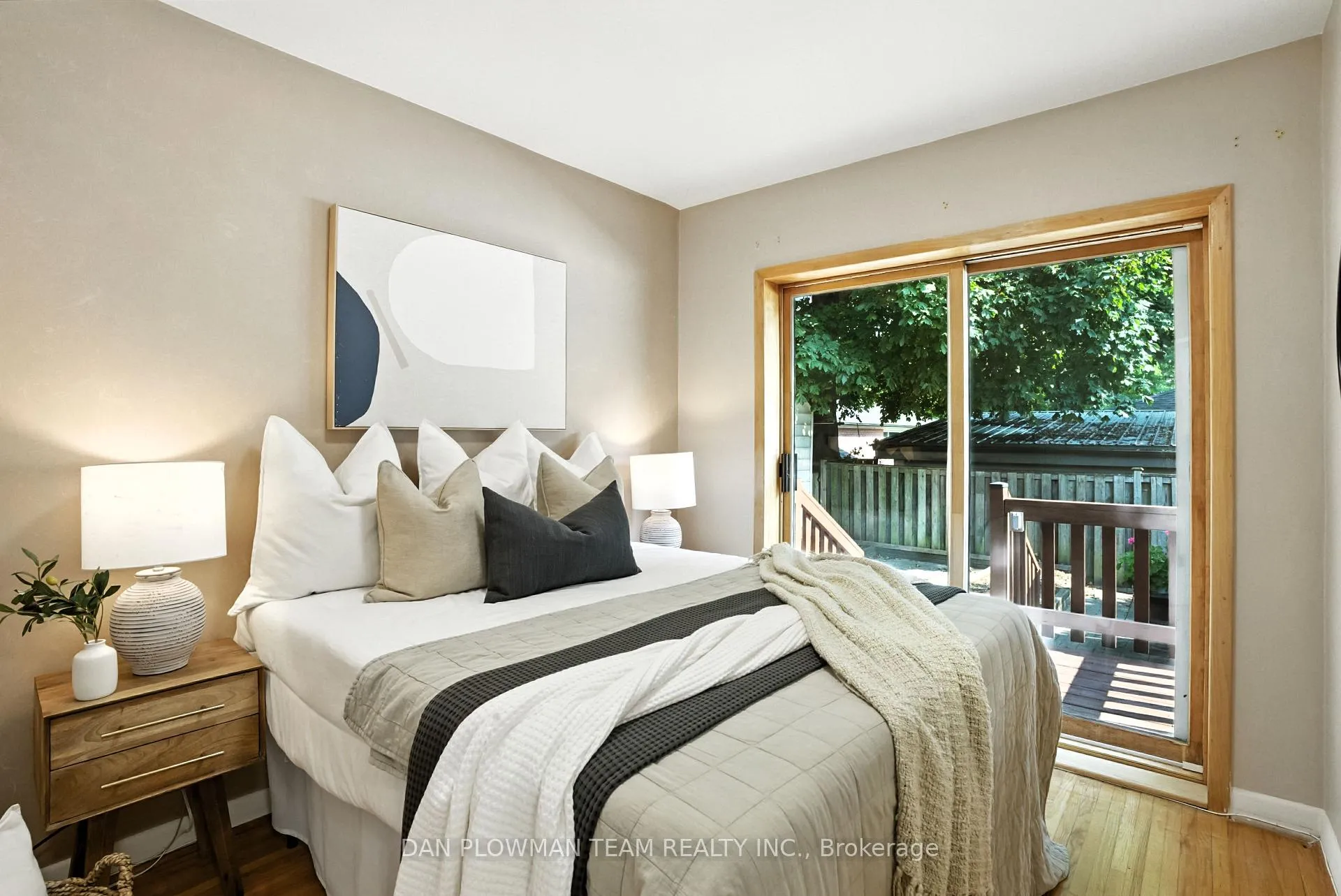 Photo 20 of 1001 Wardman Crescent, Whitby, Williamsburg — HOMEH