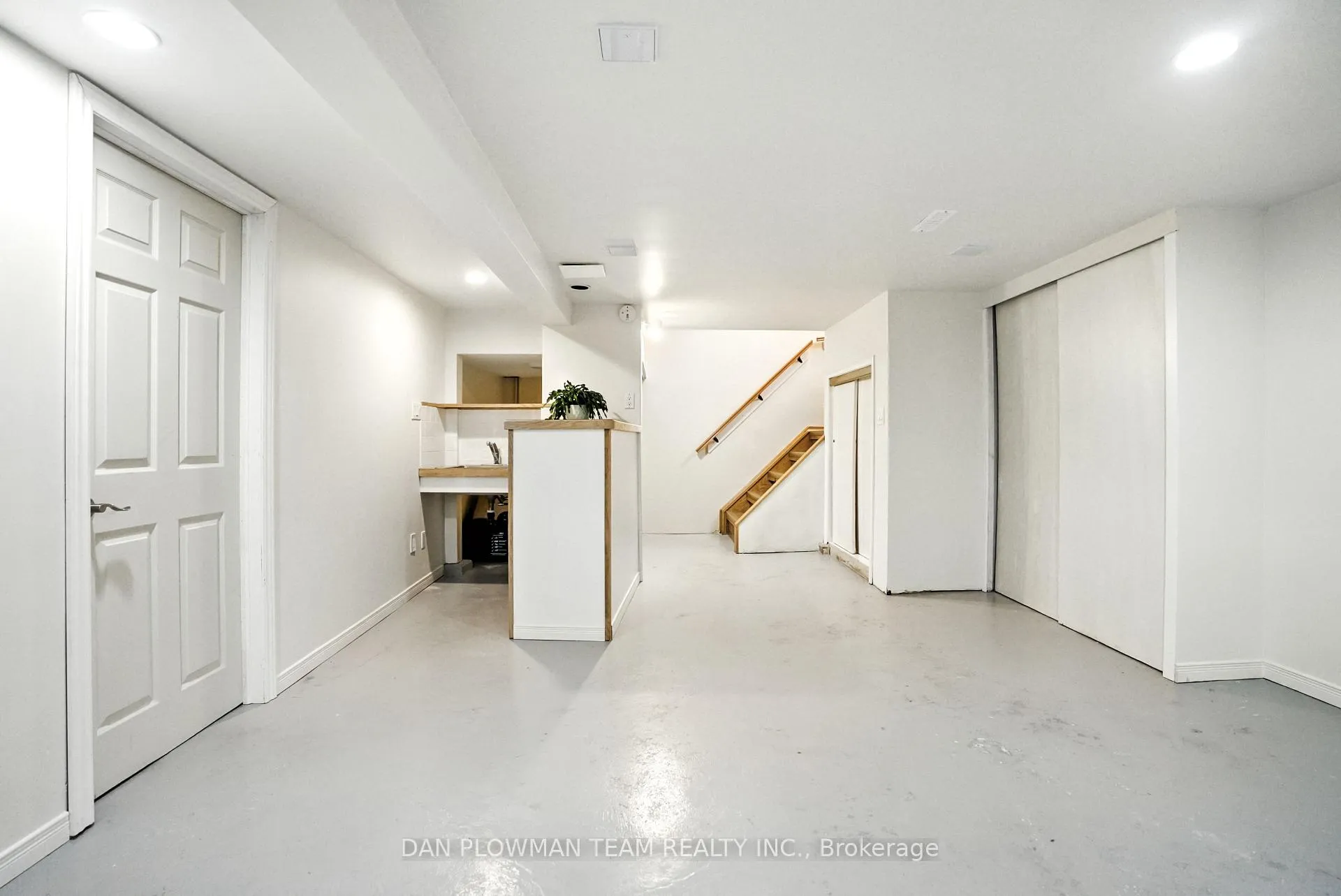 Photo 26 of 1001 Wardman Crescent, Whitby, Williamsburg — HOMEH