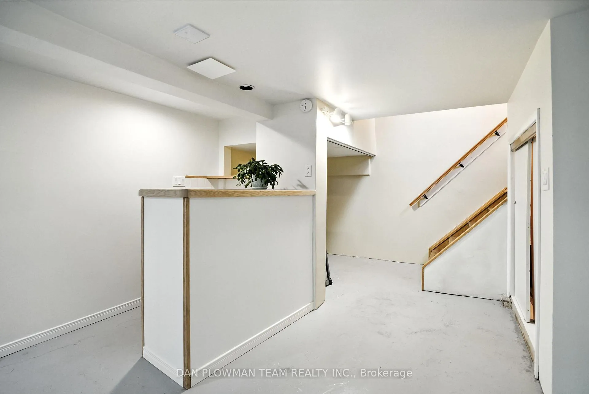 Photo 27 of 1001 Wardman Crescent, Whitby, Williamsburg — HOMEH