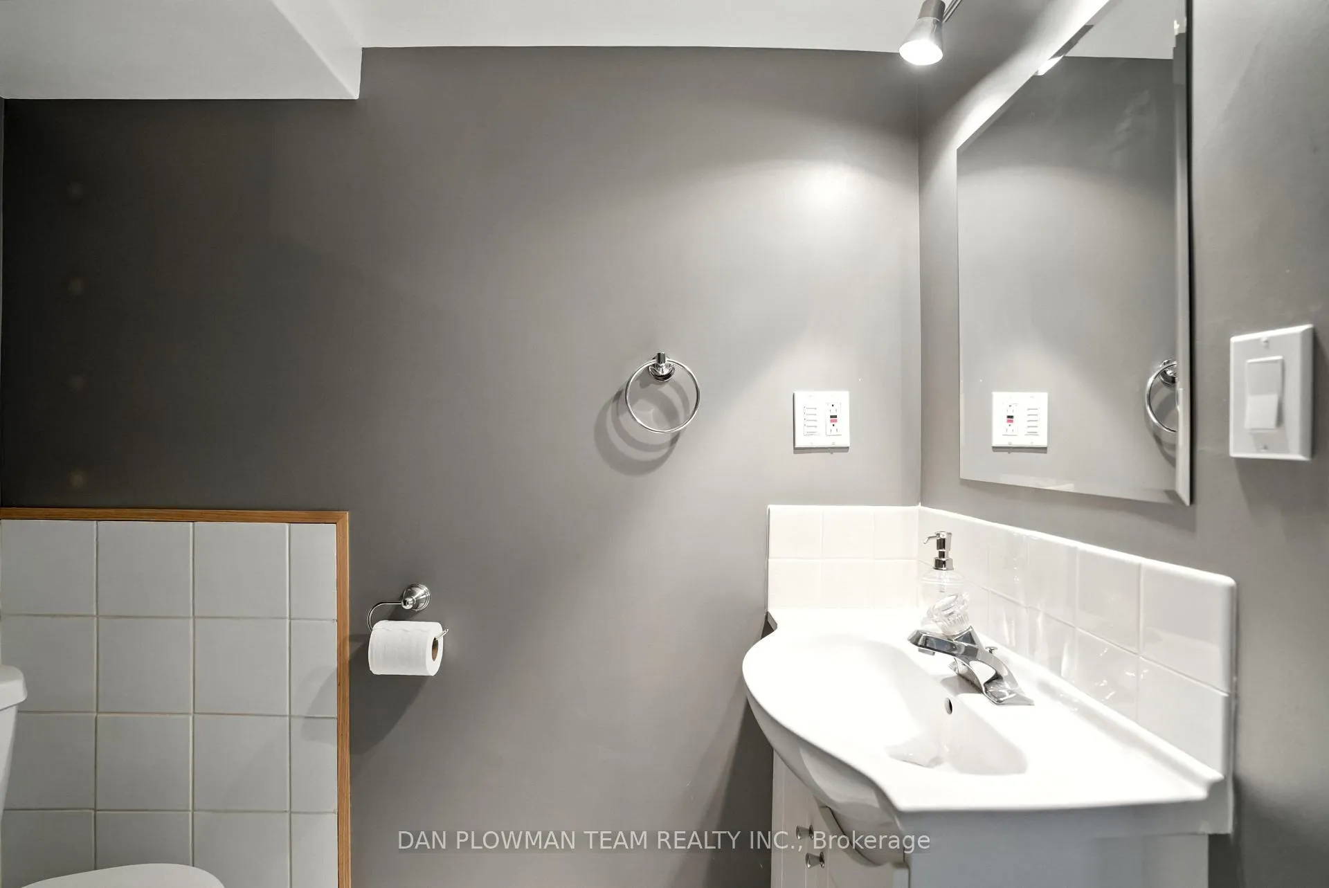 Photo 32 of 1001 Wardman Crescent, Whitby, Williamsburg — HOMEH