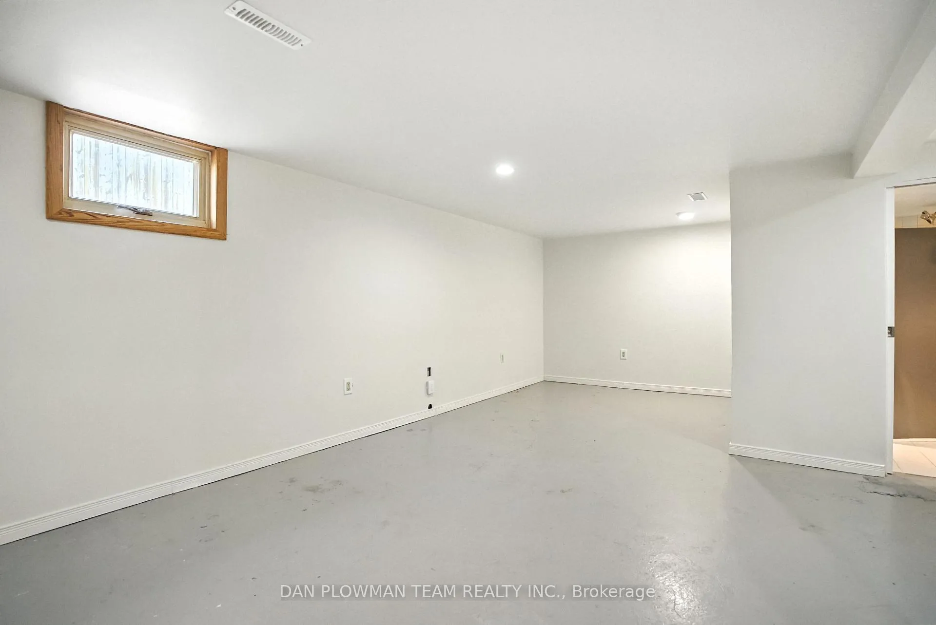 Photo 33 of 1001 Wardman Crescent, Whitby, Williamsburg — HOMEH