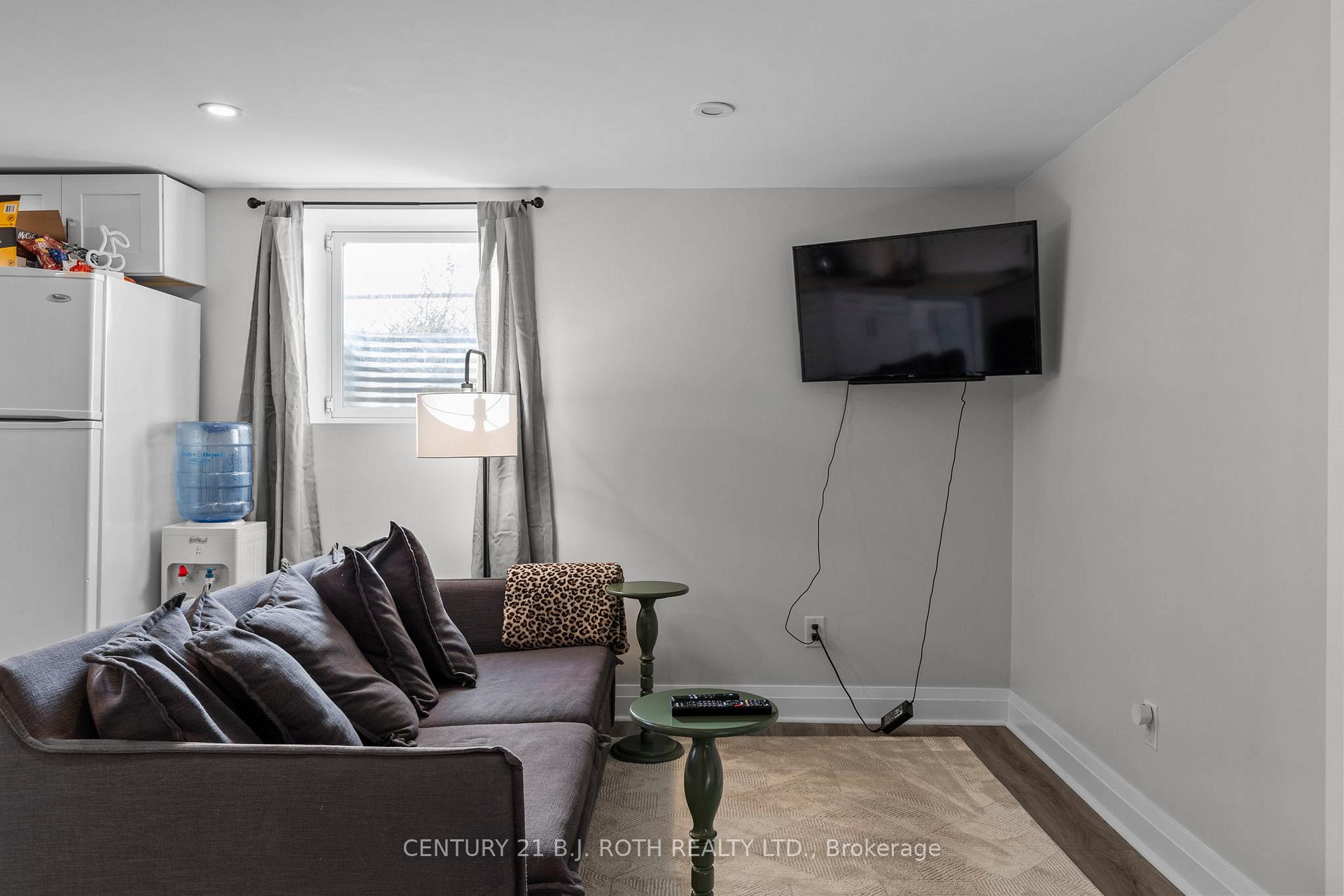 Photo 9 of 215 Rose Street, Barrie, Wellington — HOMEH