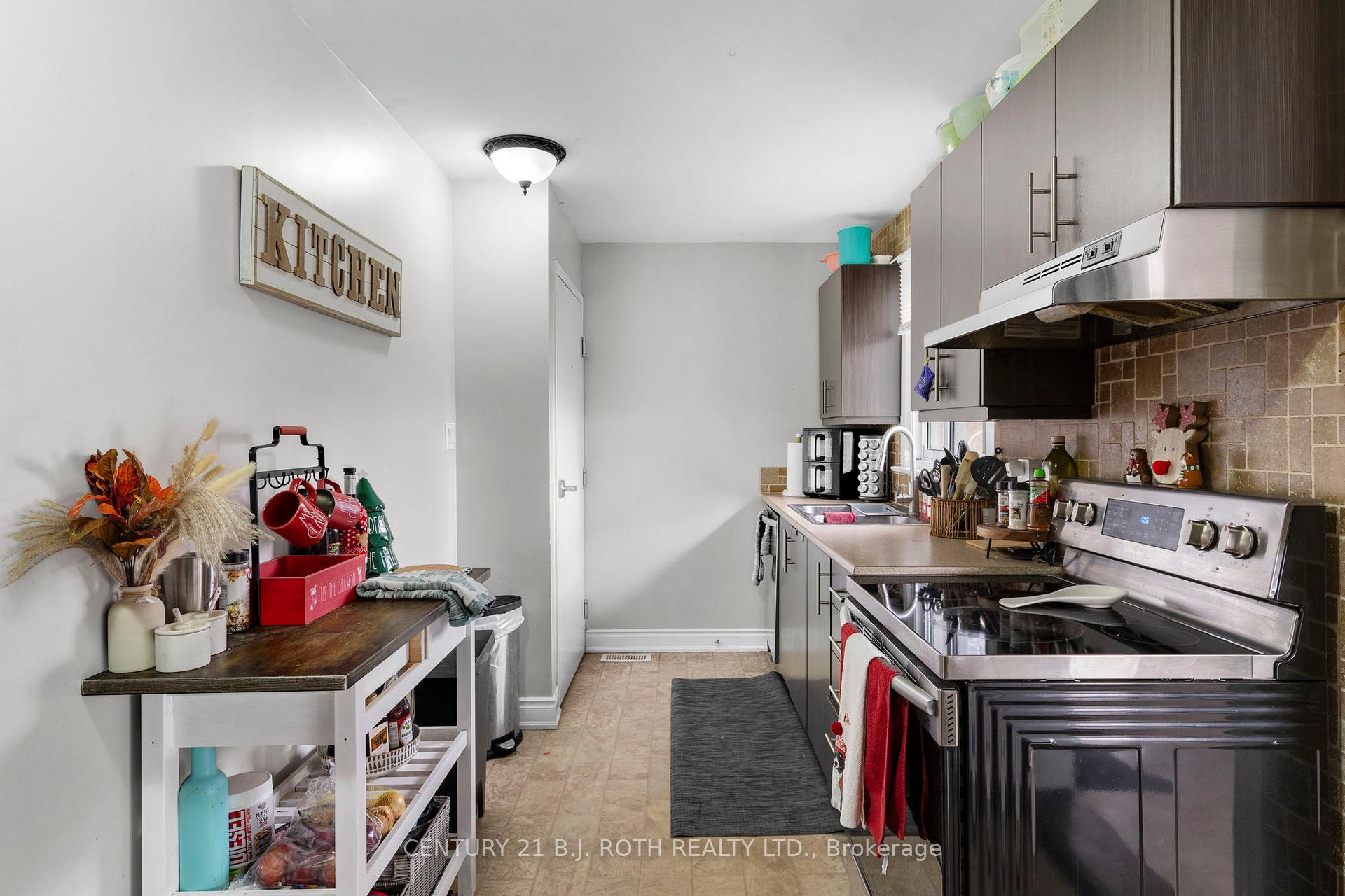 Photo 33 of 215 Rose Street, Barrie, Wellington — HOMEH