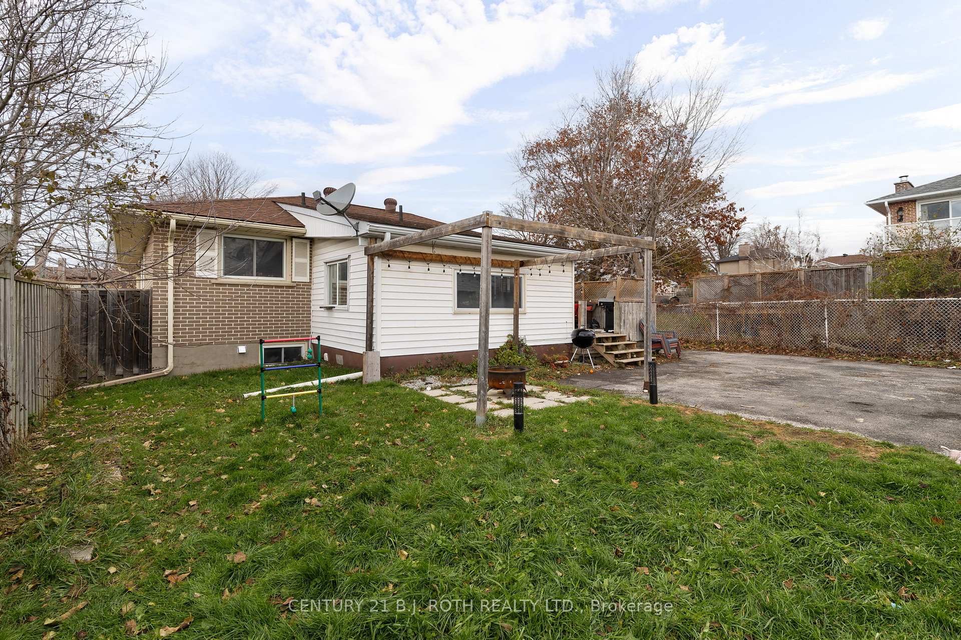 Photo 35 of 215 Rose Street, Barrie, Wellington — HOMEH