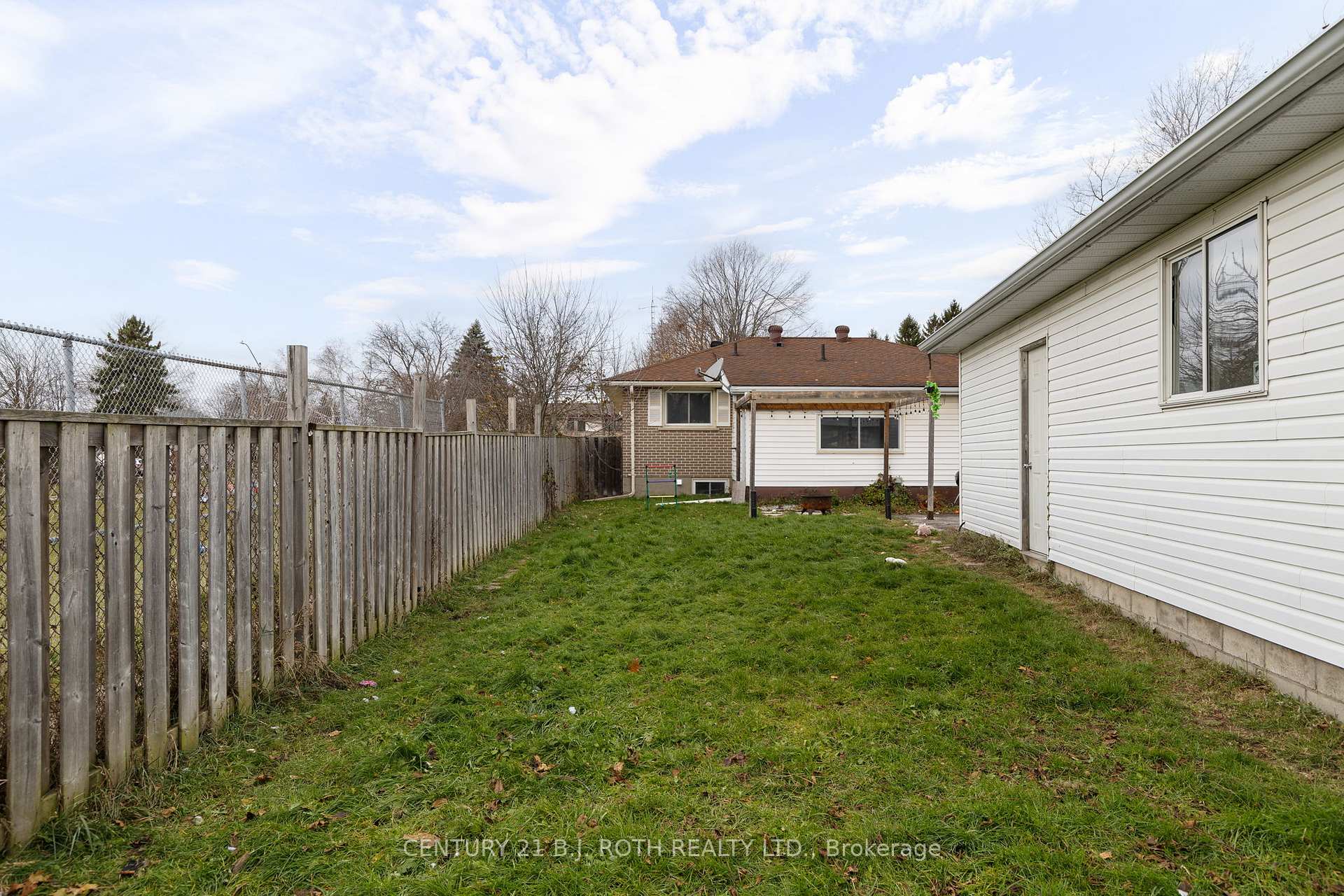 Photo 37 of 215 Rose Street, Barrie, Wellington — HOMEH