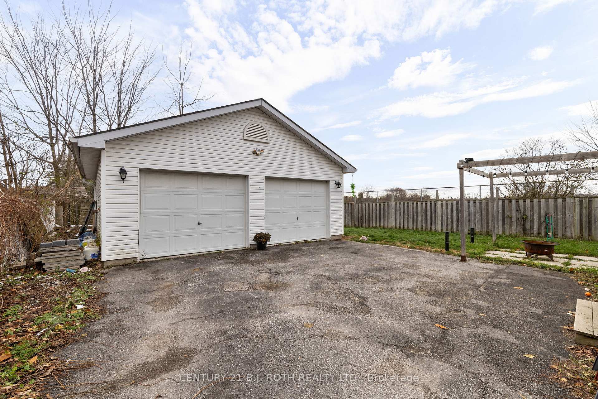 Photo 36 of 215 Rose Street, Barrie, Wellington — HOMEH