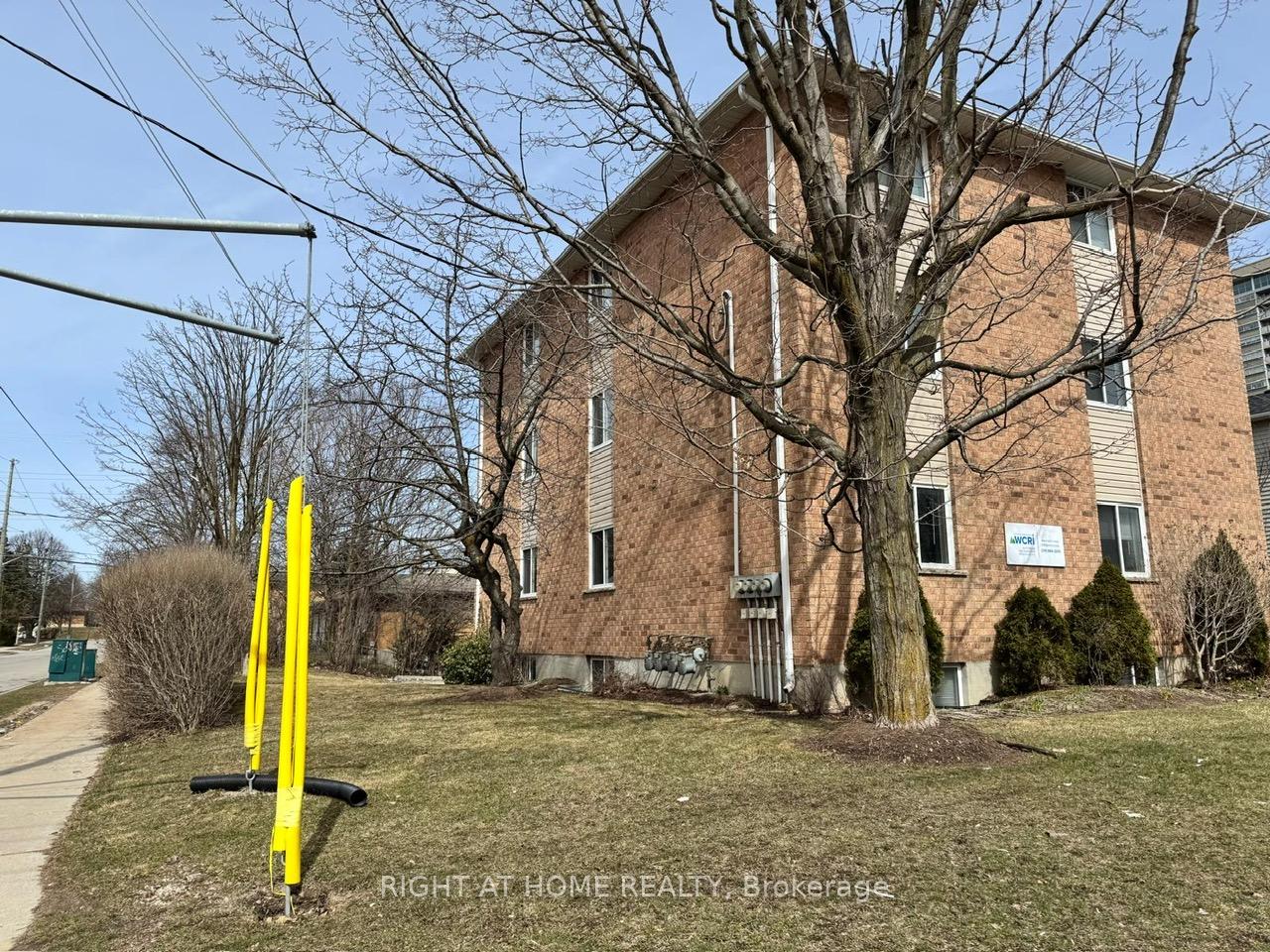 Photo 9 of 26 Columbia Street W, Waterloo — HOMEH