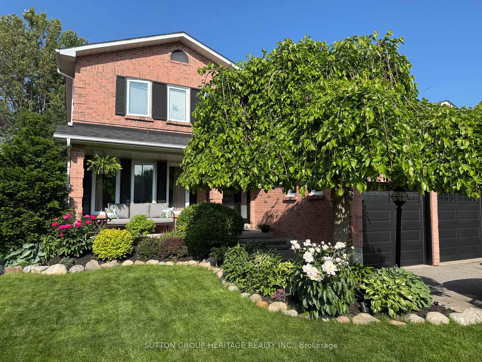Photo 3 of 24 Gladiola Court, Whitby, Rolling Acres — HOMEH