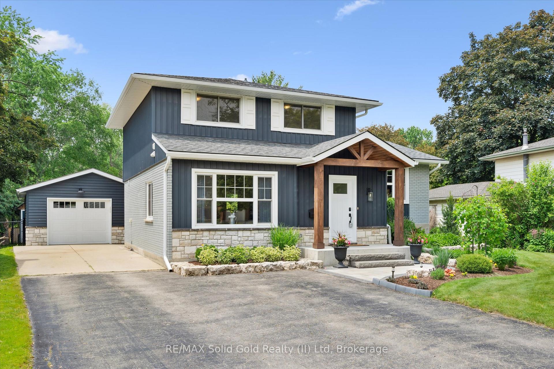 Photo 2 of 125 Macgregor Crescent, Waterloo — HOMEH