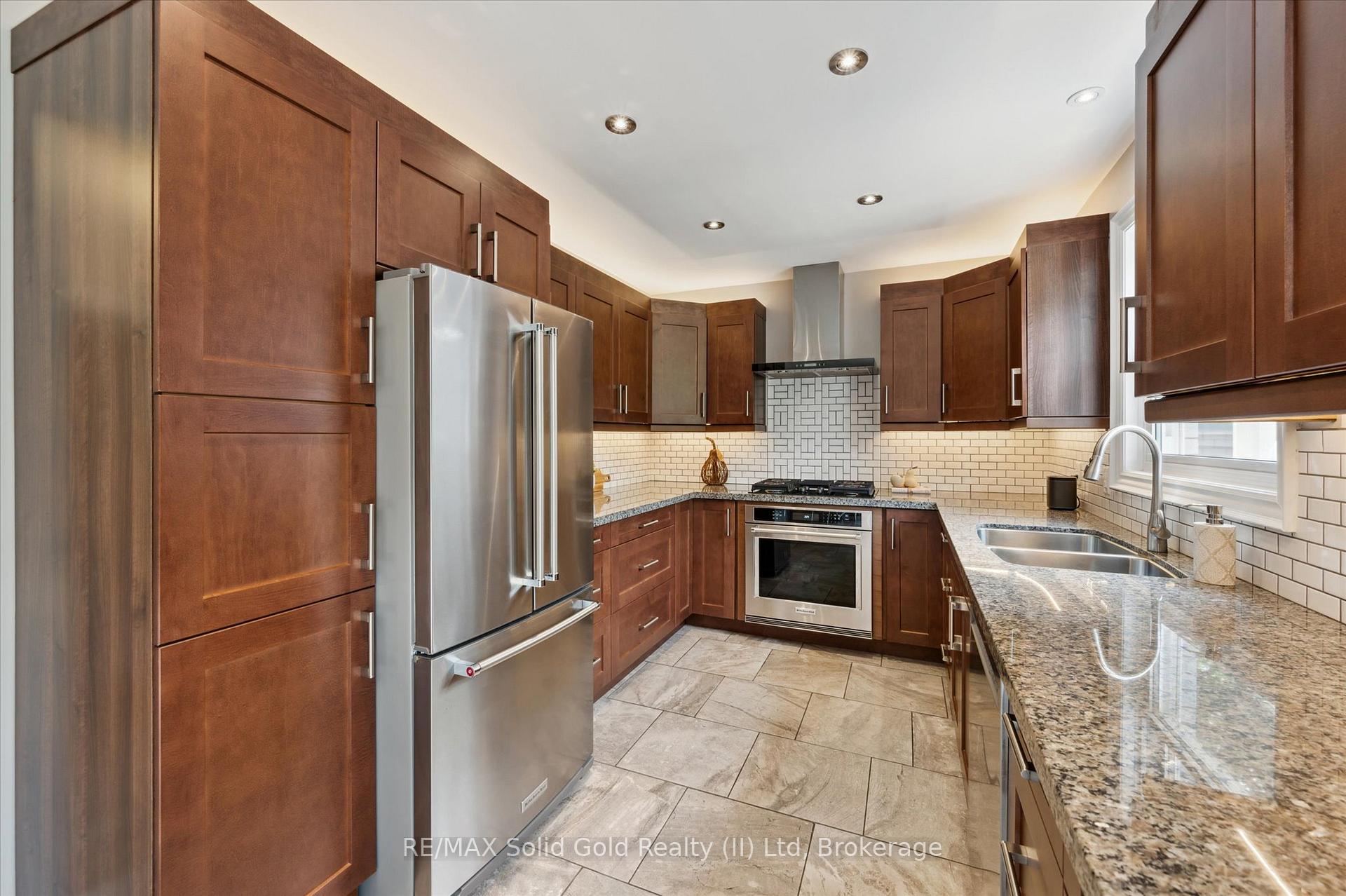 Photo 11 of 125 Macgregor Crescent, Waterloo — HOMEH