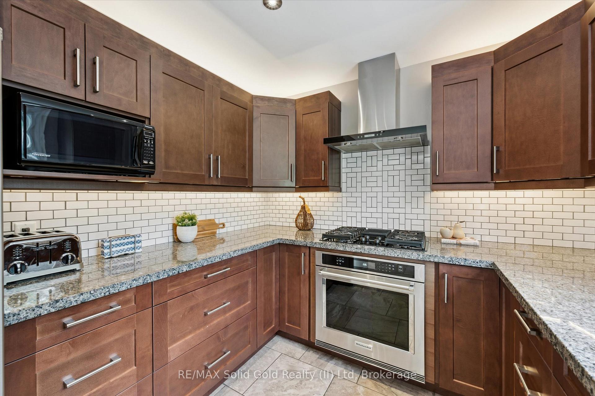 Photo 13 of 125 Macgregor Crescent, Waterloo — HOMEH