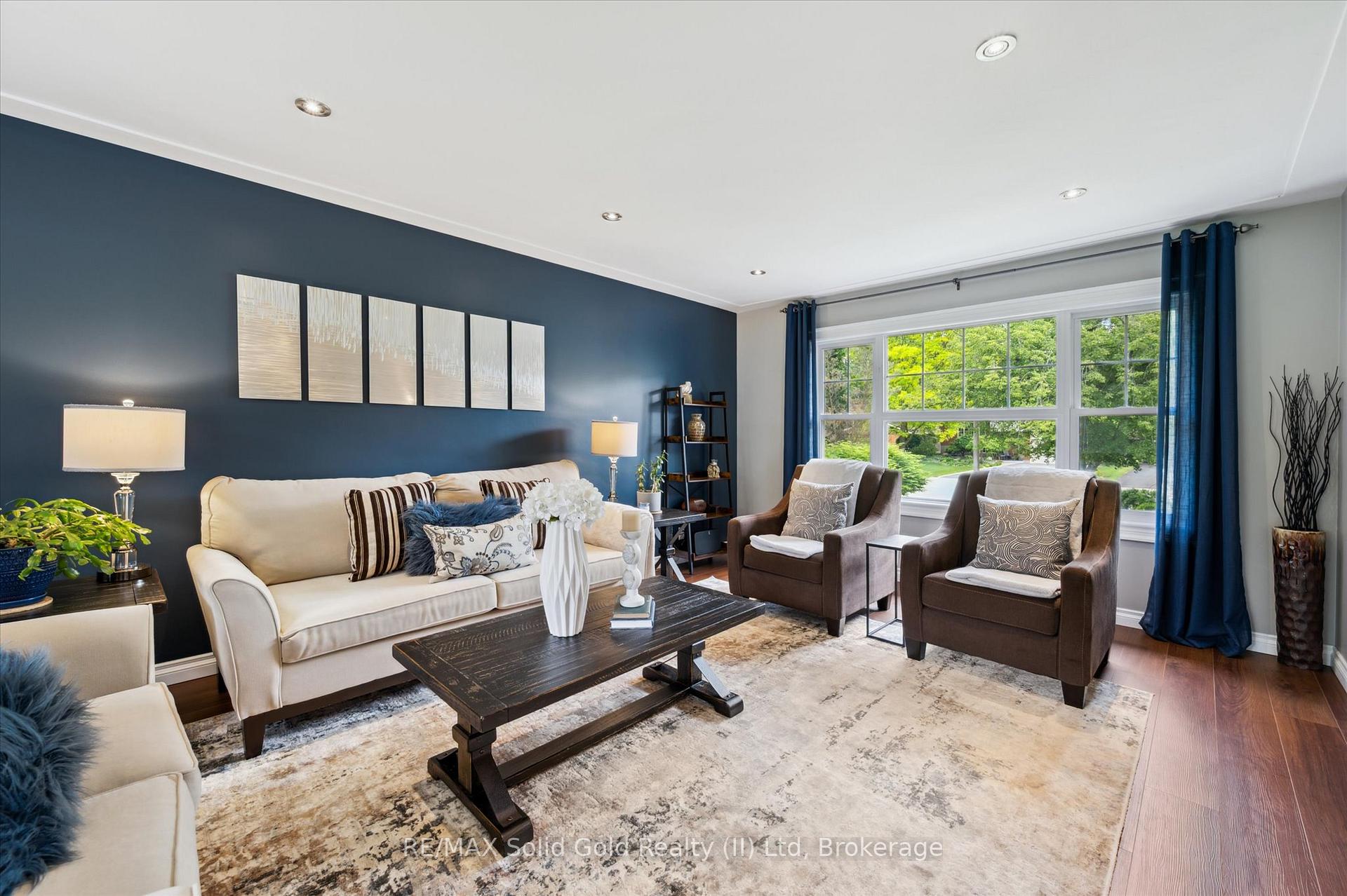 Photo 17 of 125 Macgregor Crescent, Waterloo — HOMEH