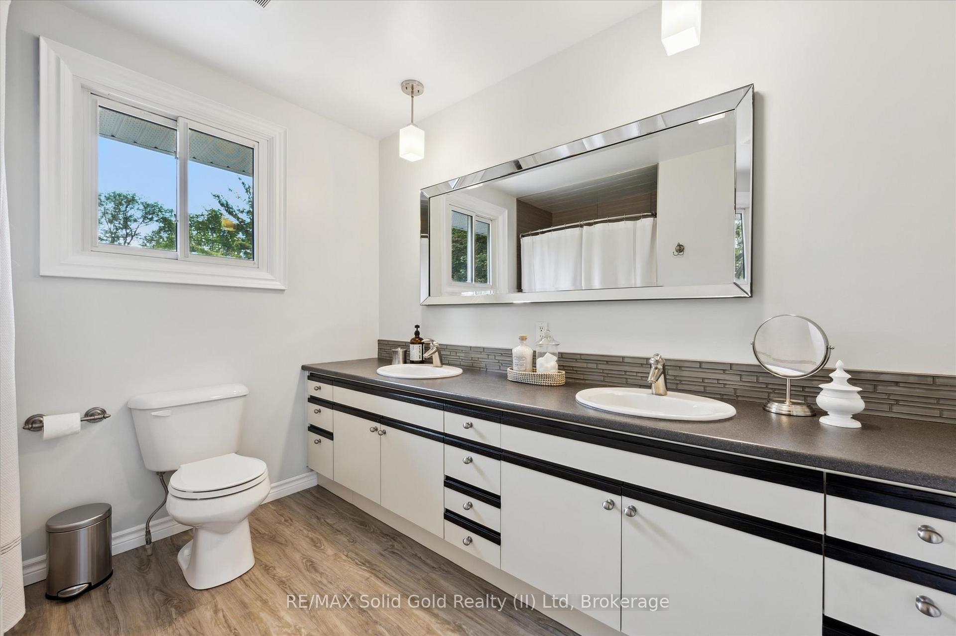 Photo 24 of 125 Macgregor Crescent, Waterloo — HOMEH