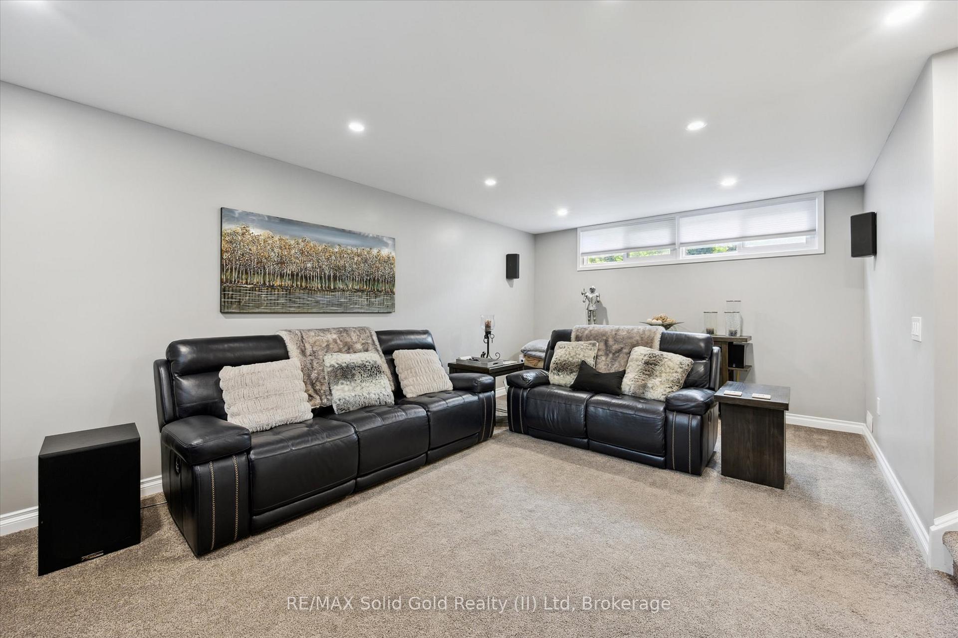 Photo 30 of 125 Macgregor Crescent, Waterloo — HOMEH