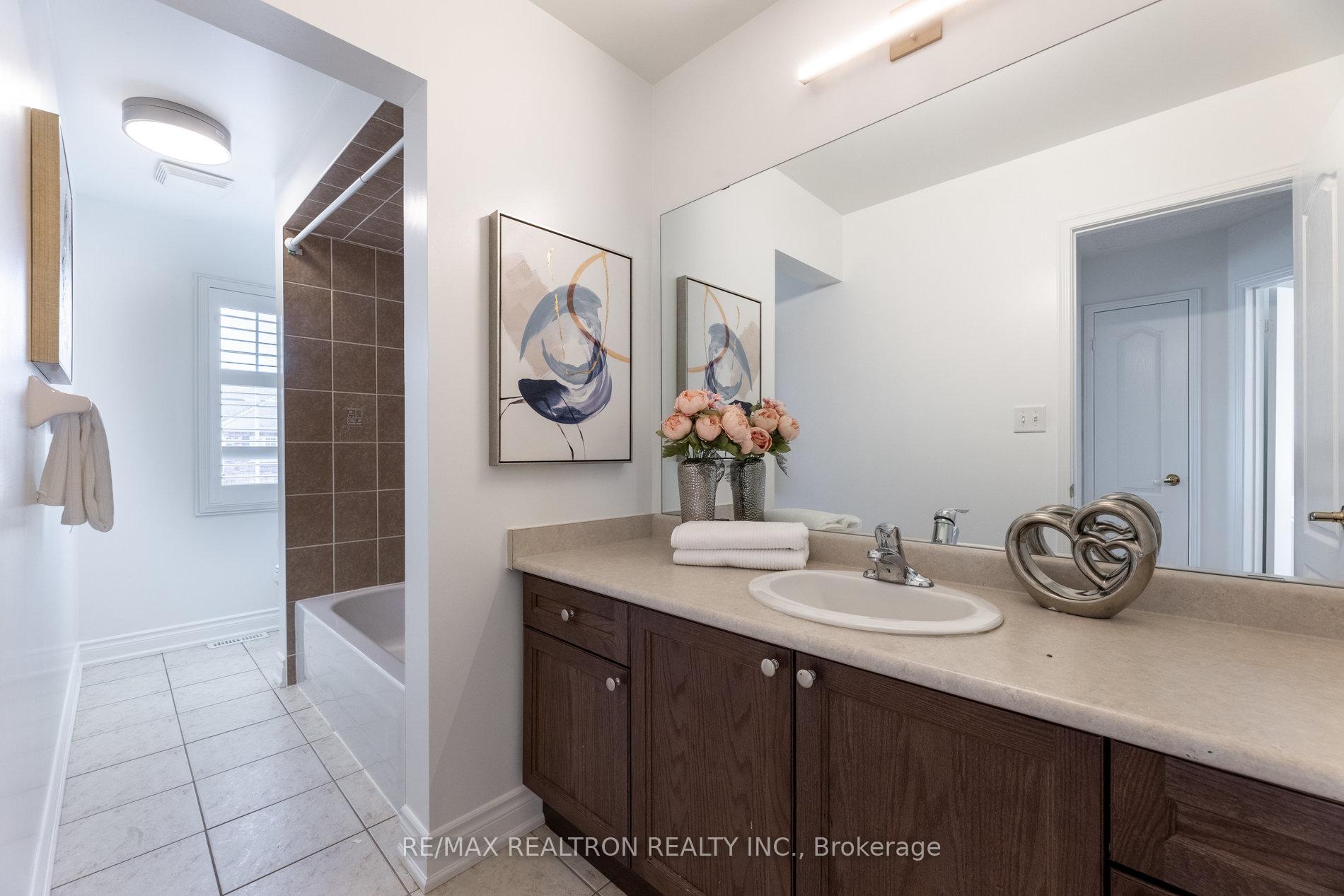 Photo 26 of 18 Summerside Avenue, Whitby, Taunton North — HOMEH