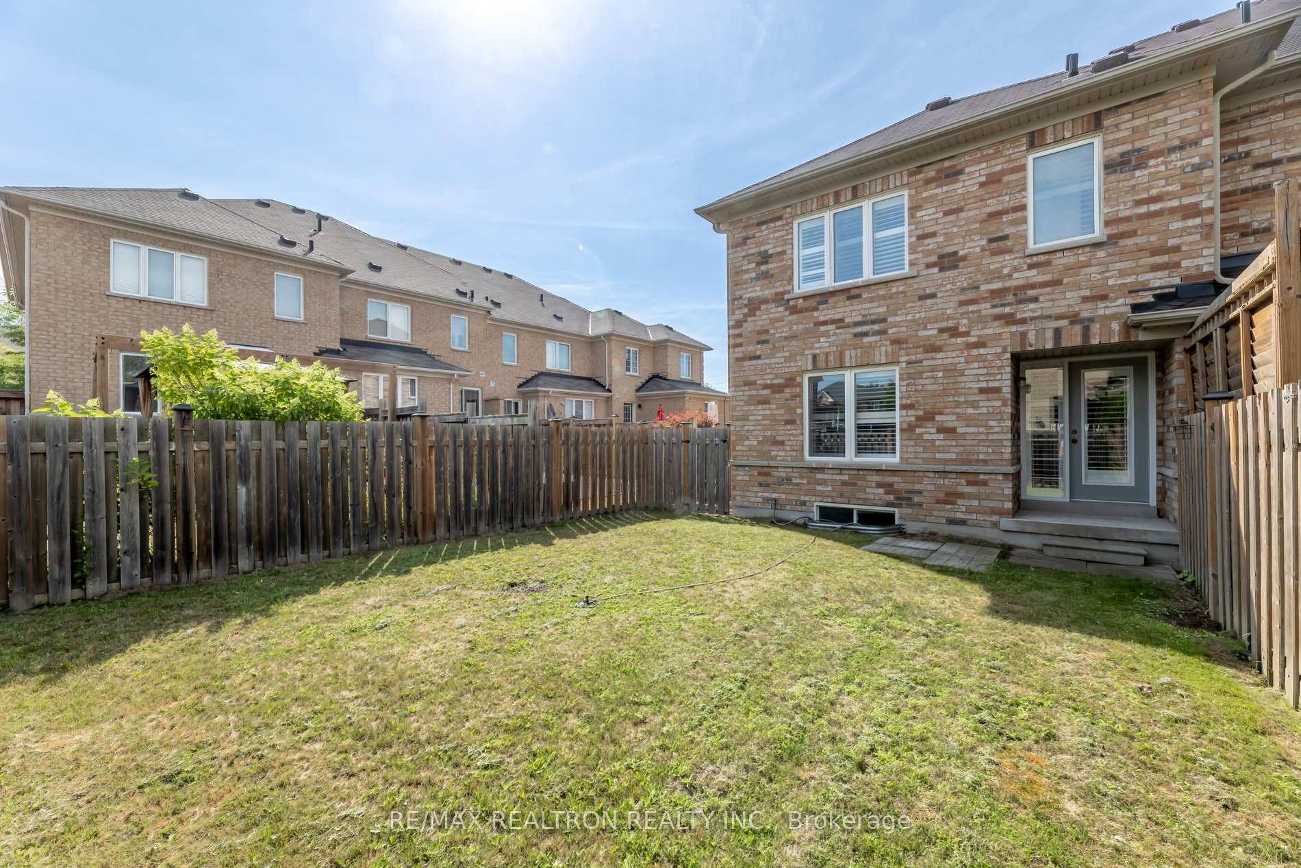 Photo 35 of 18 Summerside Avenue, Whitby, Taunton North — HOMEH