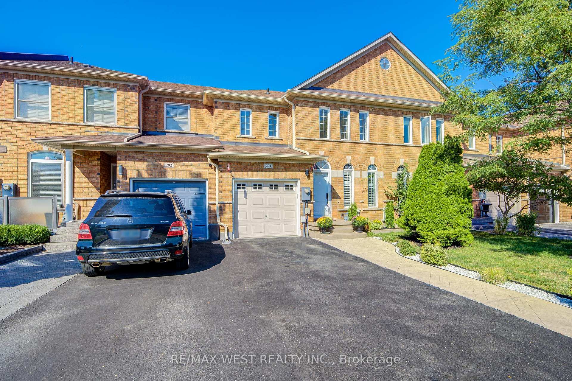 Photo 1 of 294 Hawkview Boulevard, Vaughan, Vellore Village — HOMEH