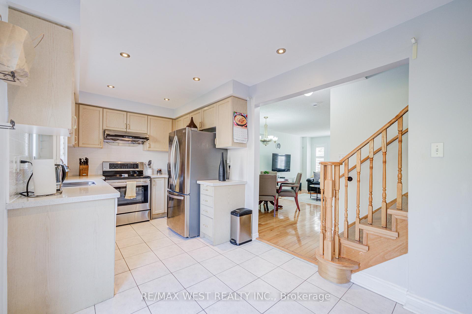 Photo 11 of 294 Hawkview Boulevard, Vaughan, Vellore Village — HOMEH