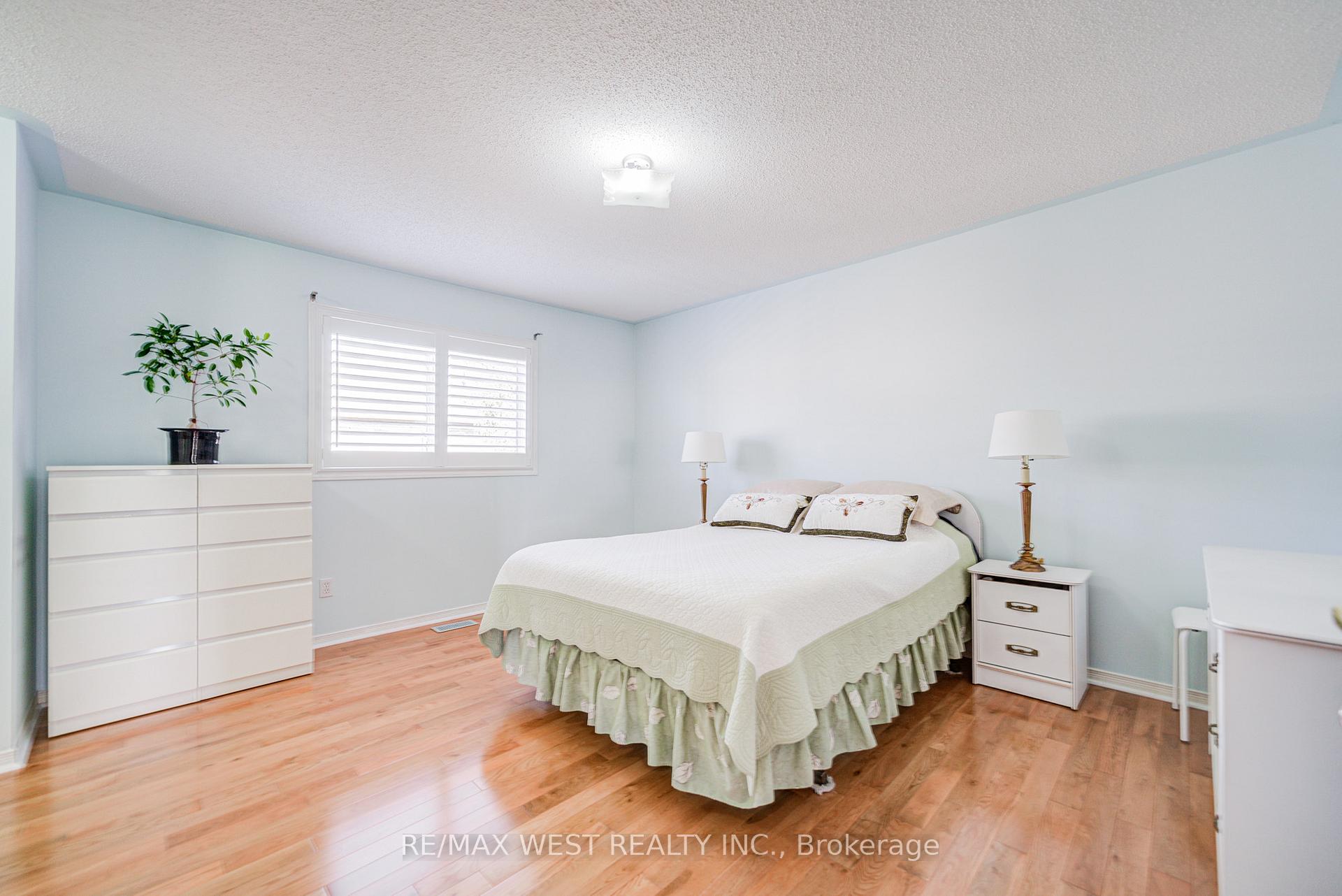 Photo 13 of 294 Hawkview Boulevard, Vaughan, Vellore Village — HOMEH