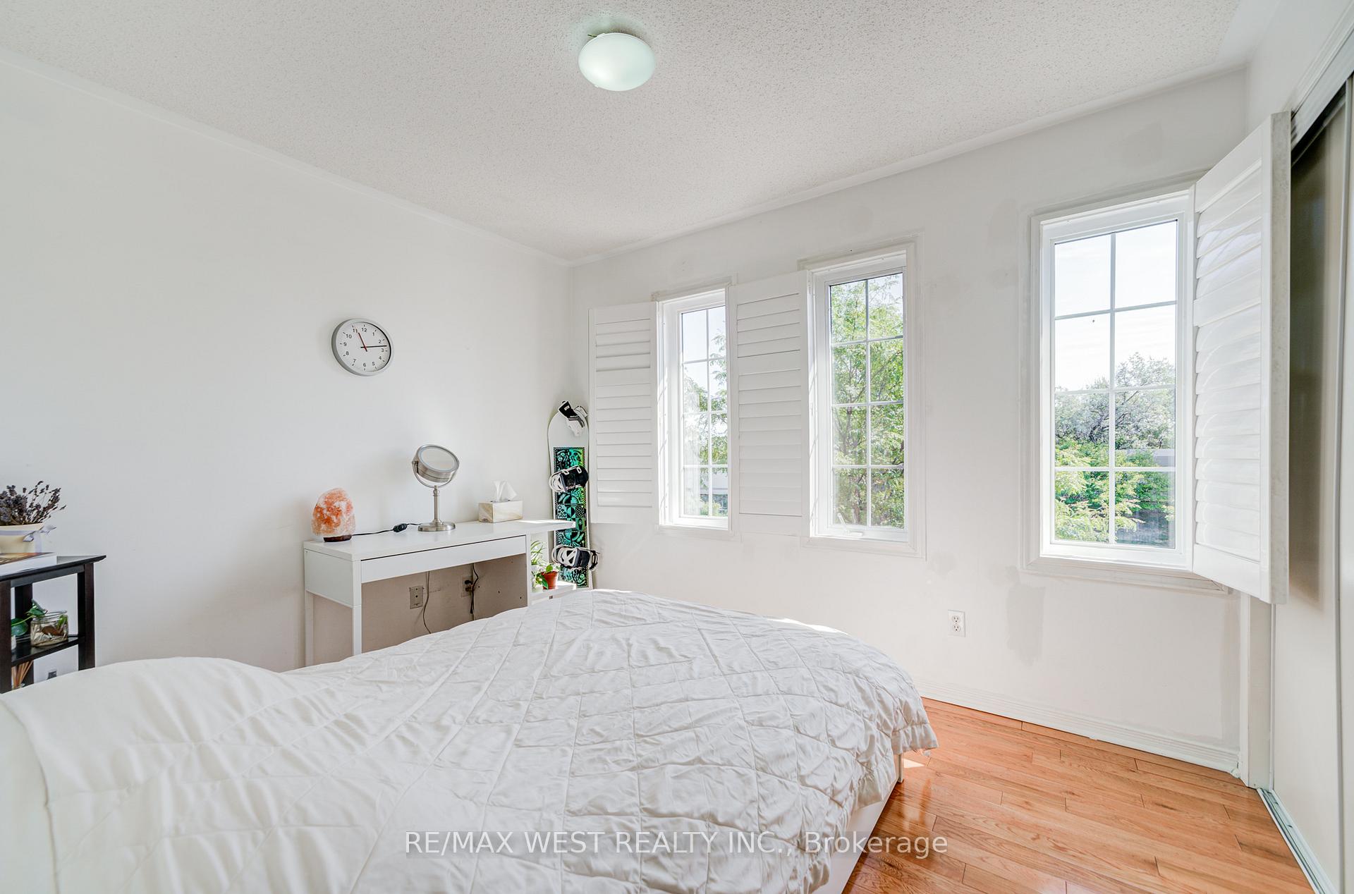 Photo 15 of 294 Hawkview Boulevard, Vaughan, Vellore Village — HOMEH