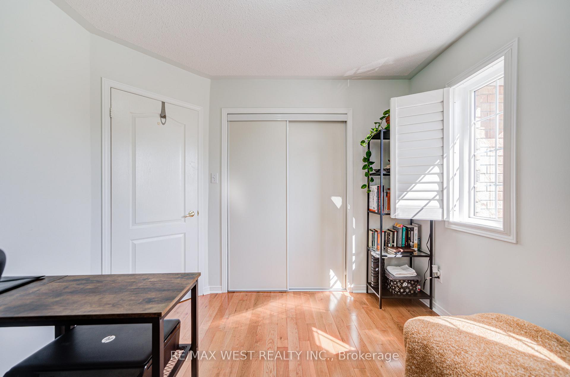 Photo 16 of 294 Hawkview Boulevard, Vaughan, Vellore Village — HOMEH