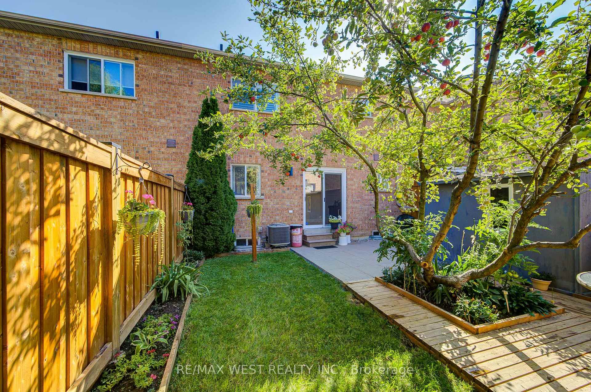 Photo 19 of 294 Hawkview Boulevard, Vaughan, Vellore Village — HOMEH