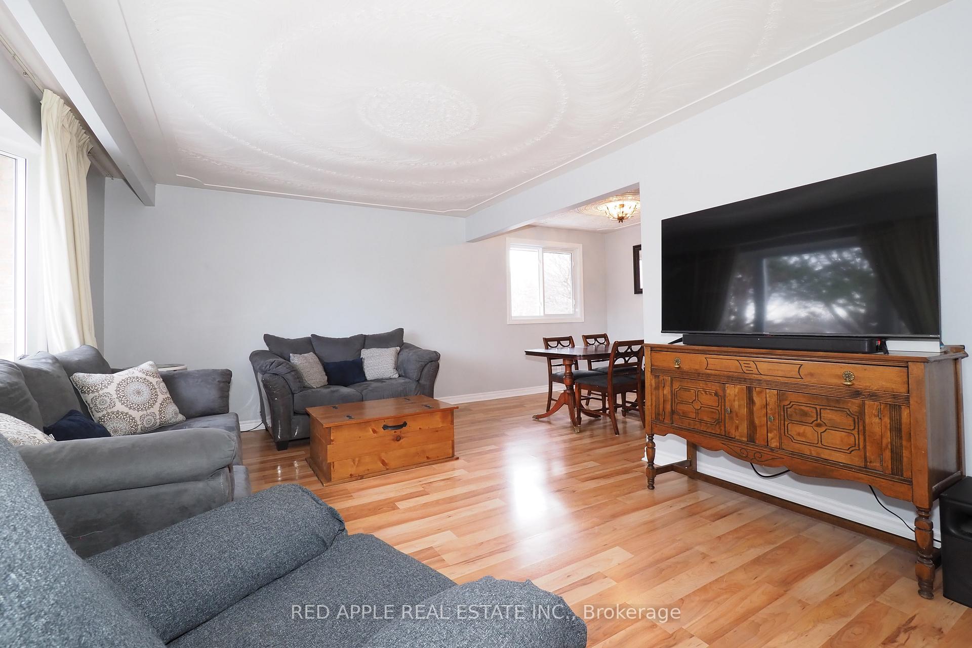 Photo 4 of 113 Deerberry Place, Waterloo — HOMEH
