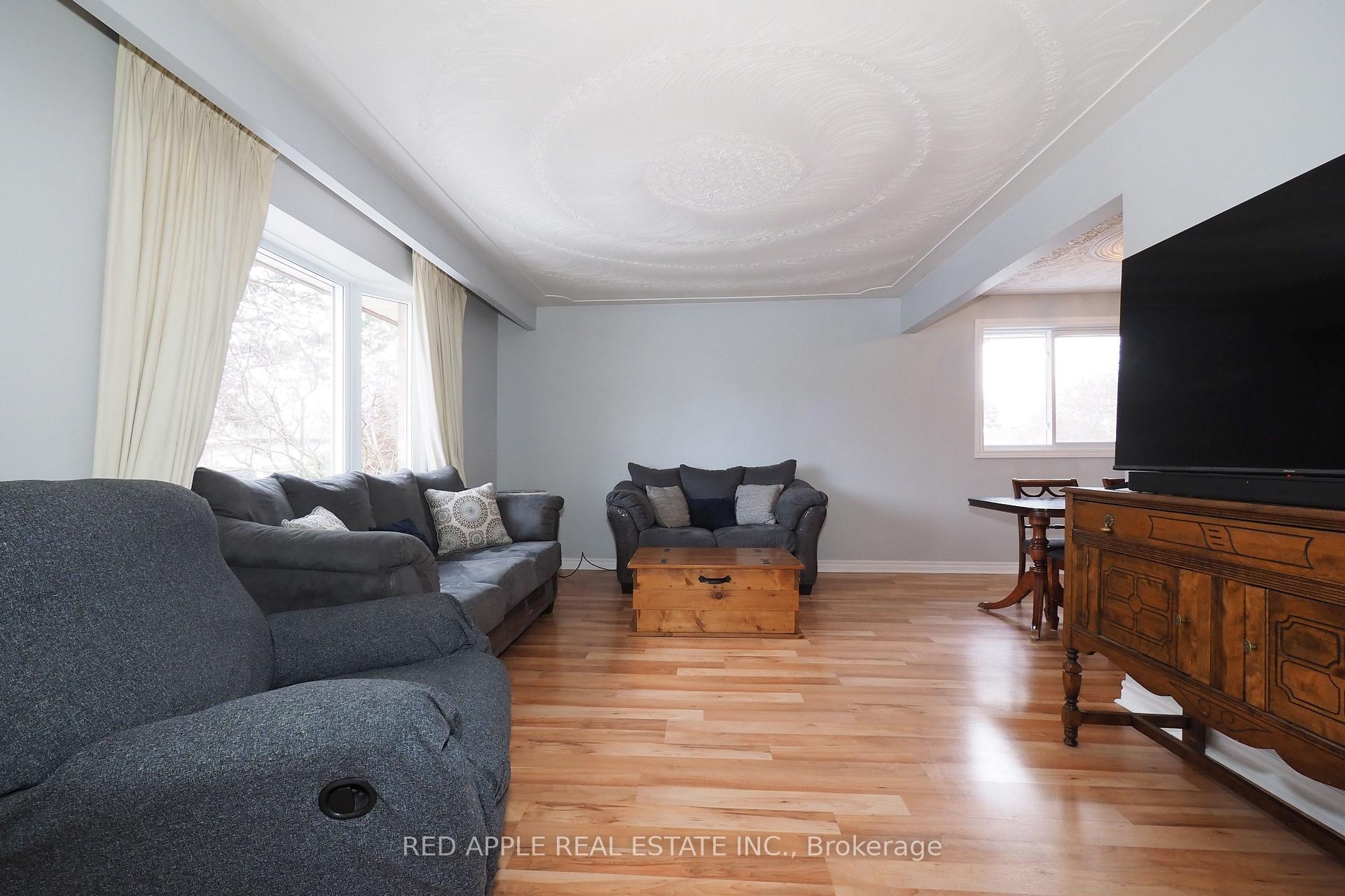 Photo 5 of 113 Deerberry Place, Waterloo — HOMEH