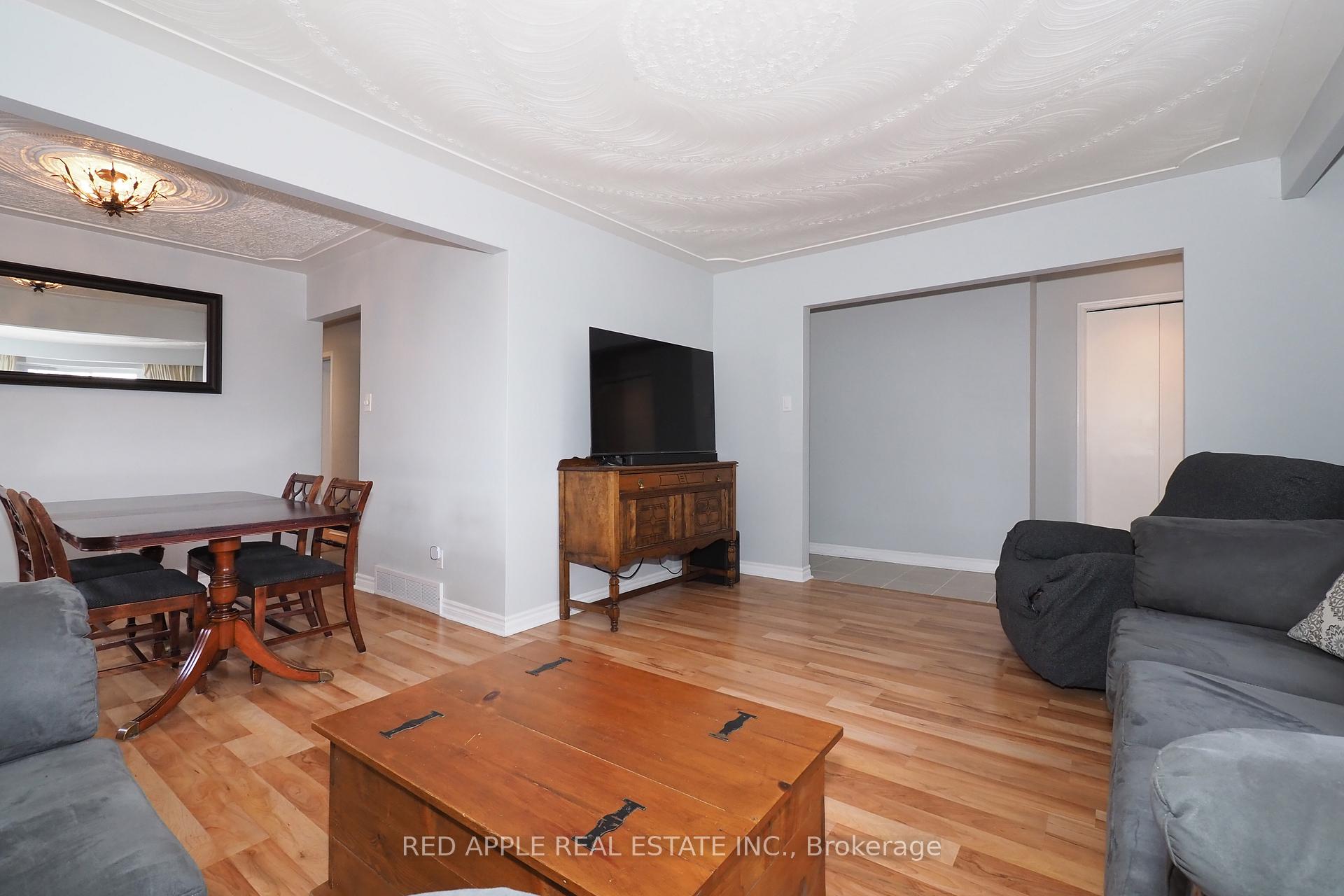 Photo 8 of 113 Deerberry Place, Waterloo — HOMEH