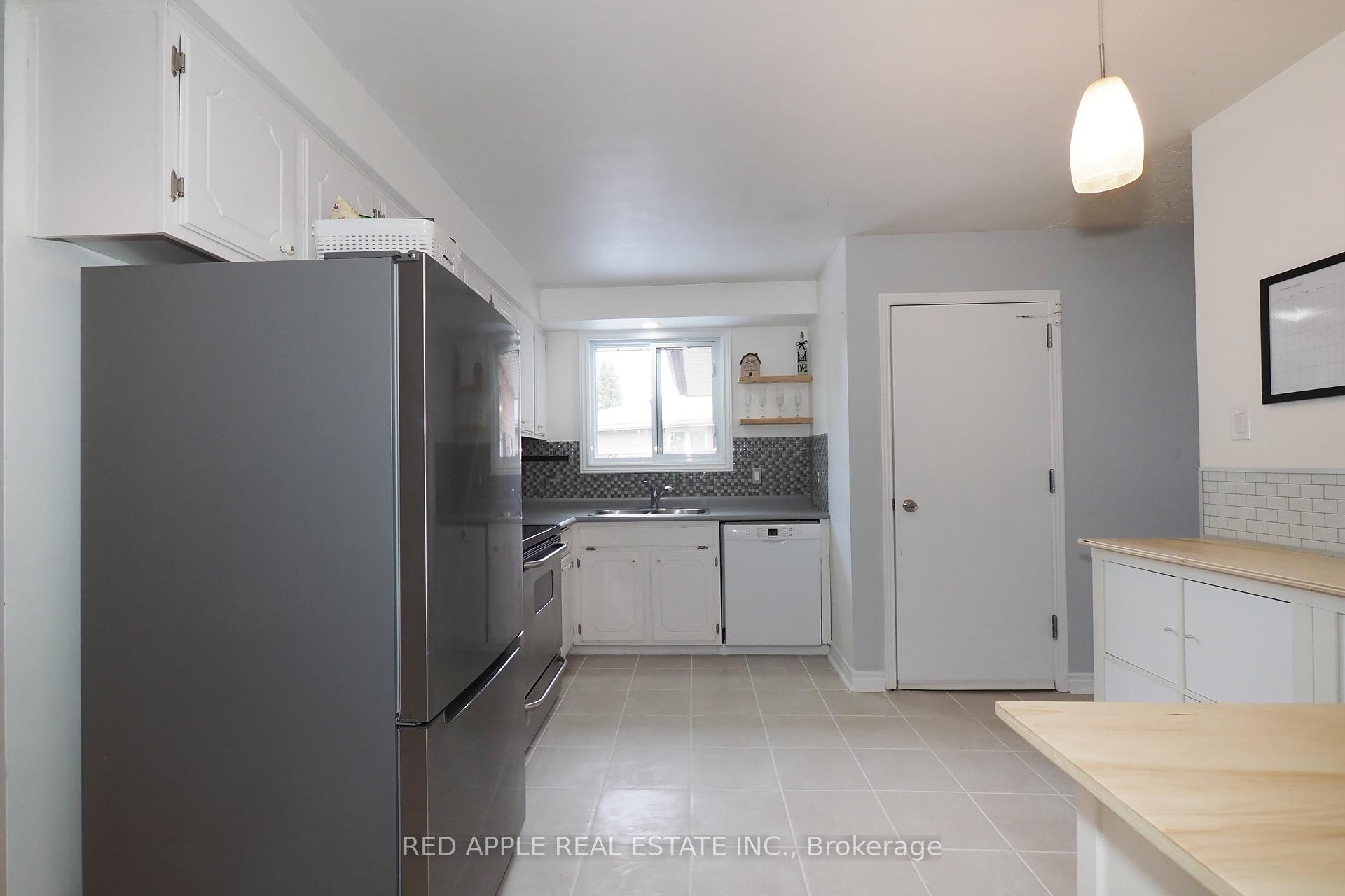 Photo 13 of 113 Deerberry Place, Waterloo — HOMEH