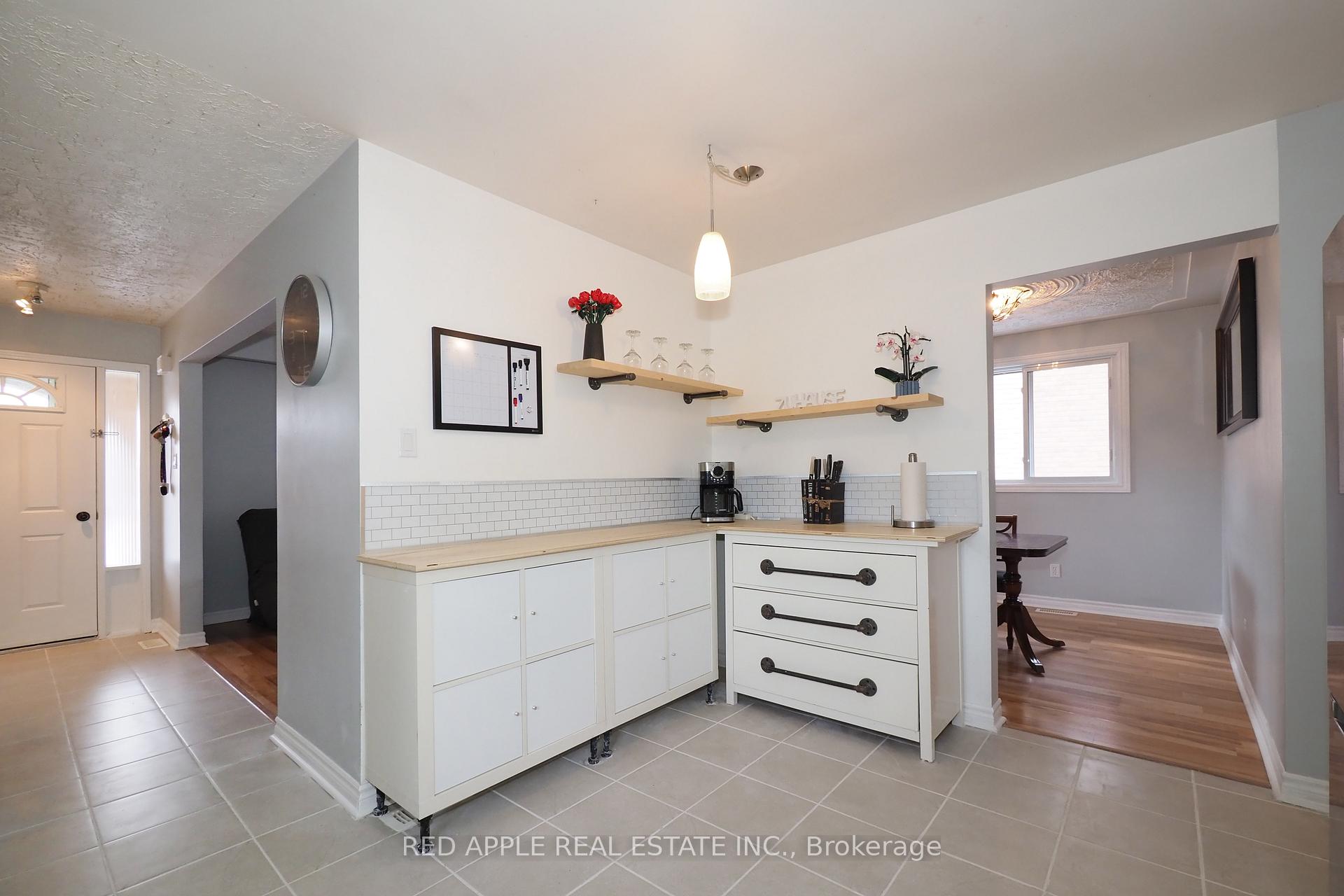 Photo 15 of 113 Deerberry Place, Waterloo — HOMEH