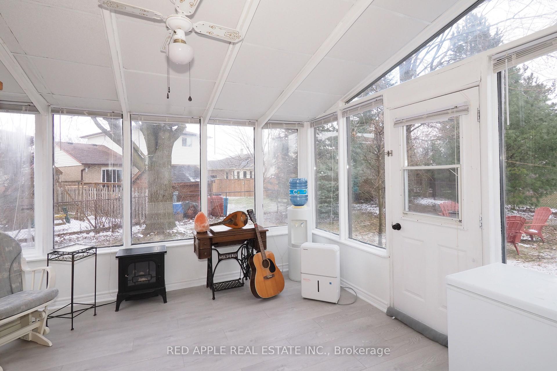 Photo 18 of 113 Deerberry Place, Waterloo — HOMEH