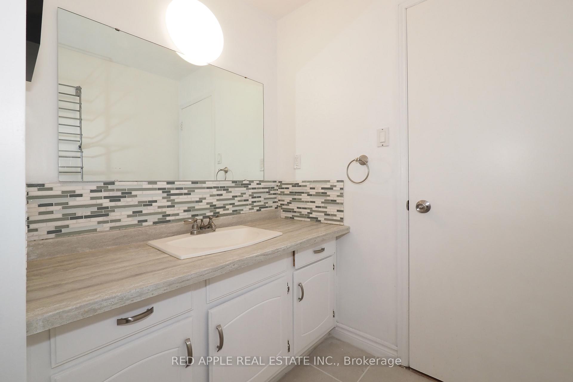 Photo 24 of 113 Deerberry Place, Waterloo — HOMEH