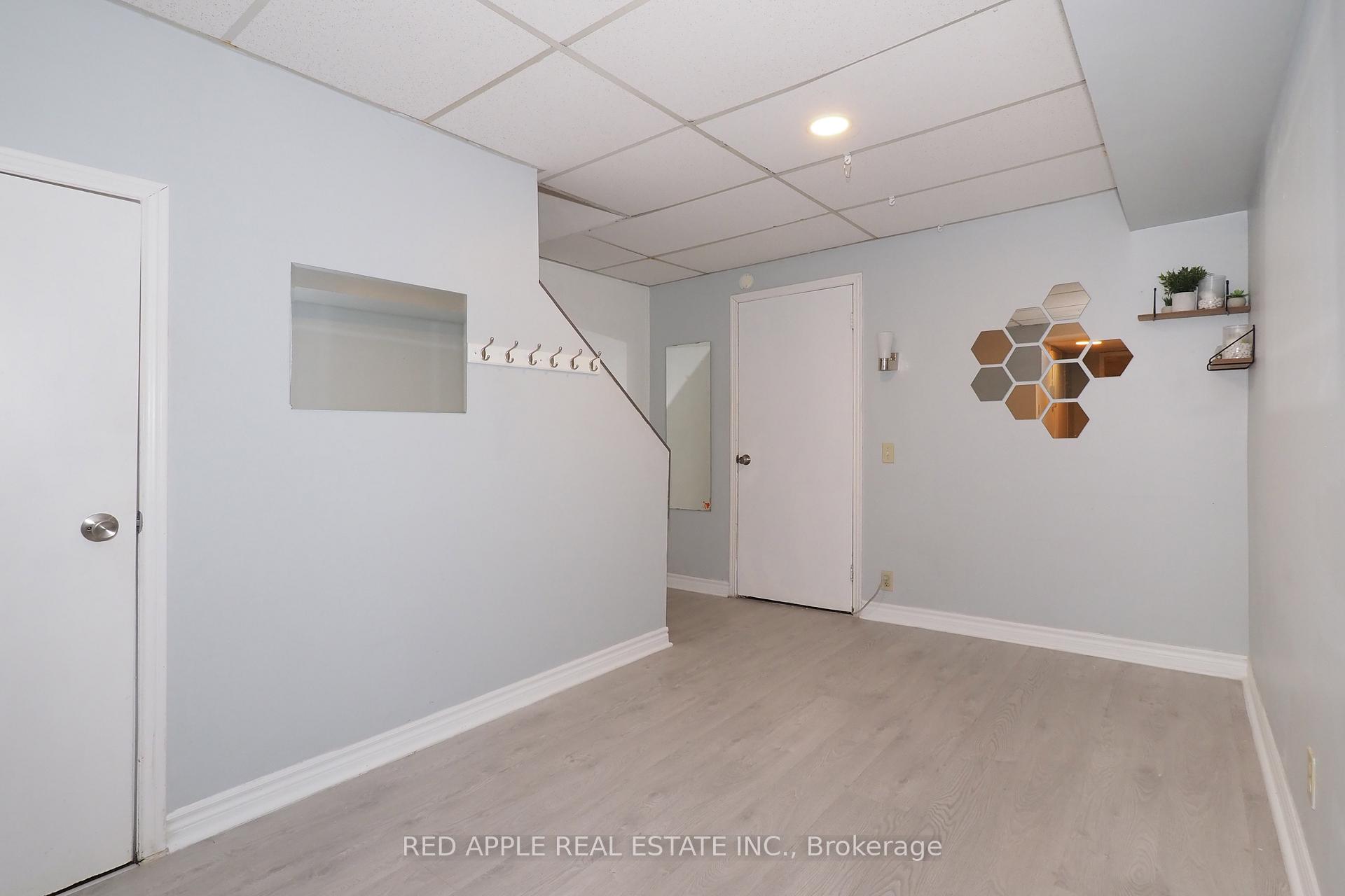 Photo 25 of 113 Deerberry Place, Waterloo — HOMEH