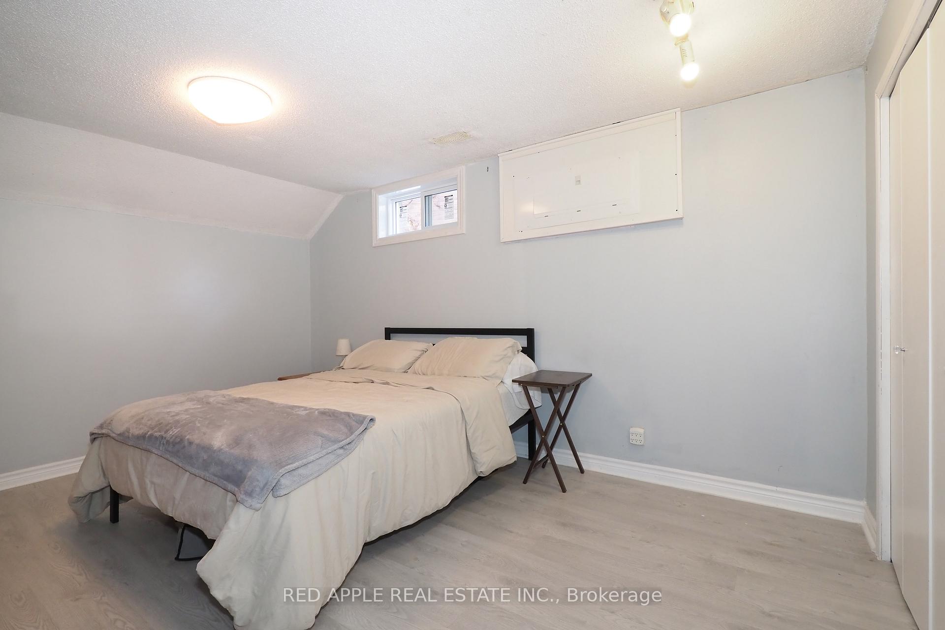 Photo 33 of 113 Deerberry Place, Waterloo — HOMEH