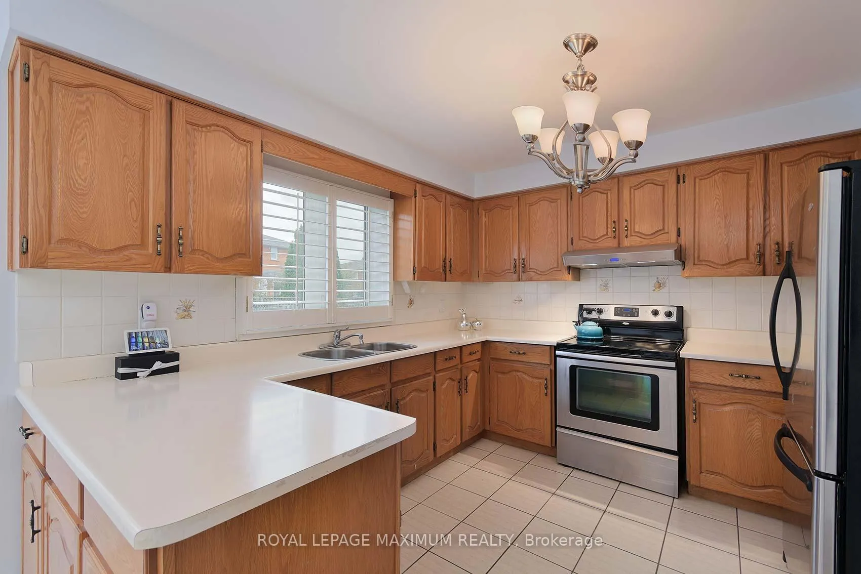 Photo 15 of 27 Looking Glass Crescent, Vaughan, East Woodbridge — HOMEH