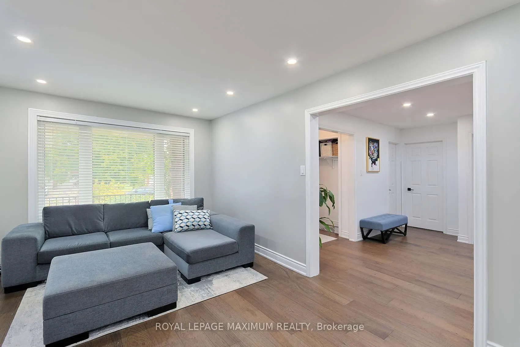 Photo 20 of 27 Looking Glass Crescent, Vaughan, East Woodbridge — HOMEH