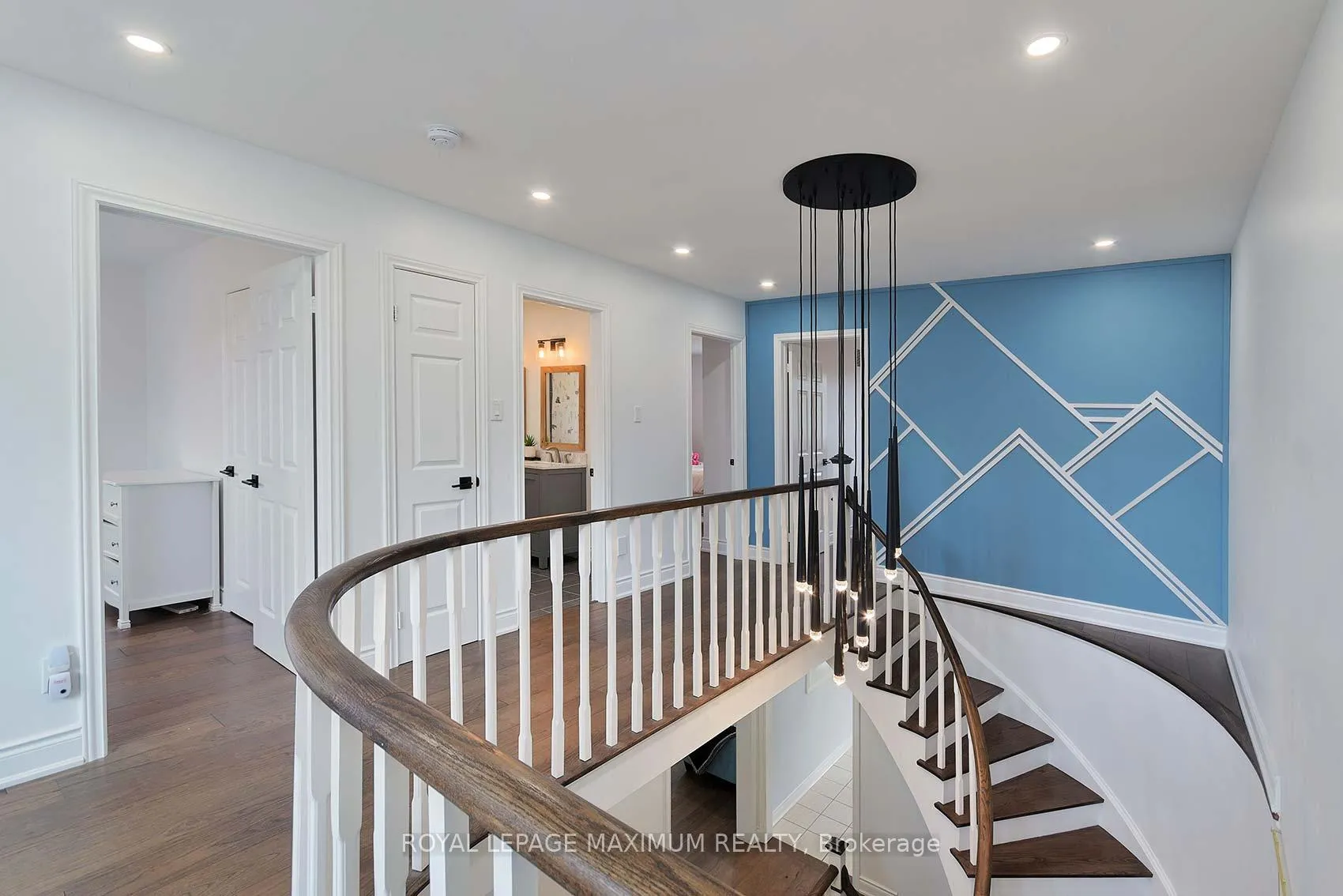 Photo 28 of 27 Looking Glass Crescent, Vaughan, East Woodbridge — HOMEH