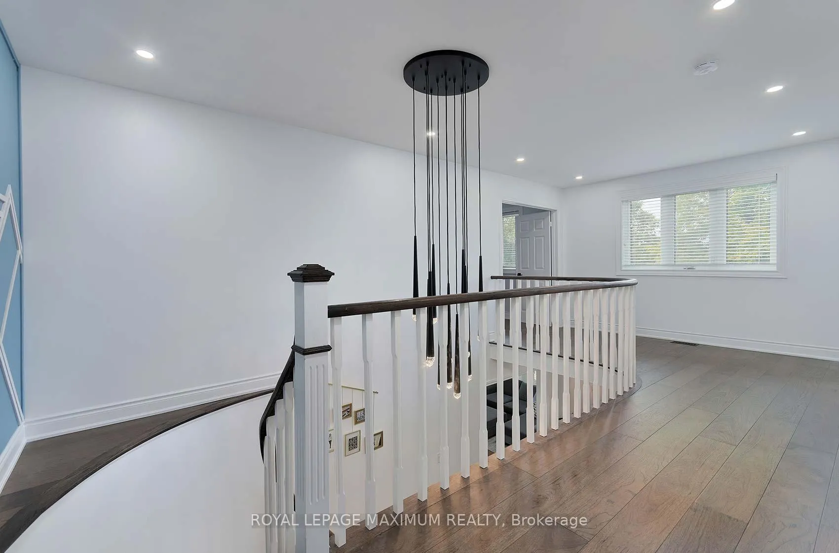 Photo 29 of 27 Looking Glass Crescent, Vaughan, East Woodbridge — HOMEH