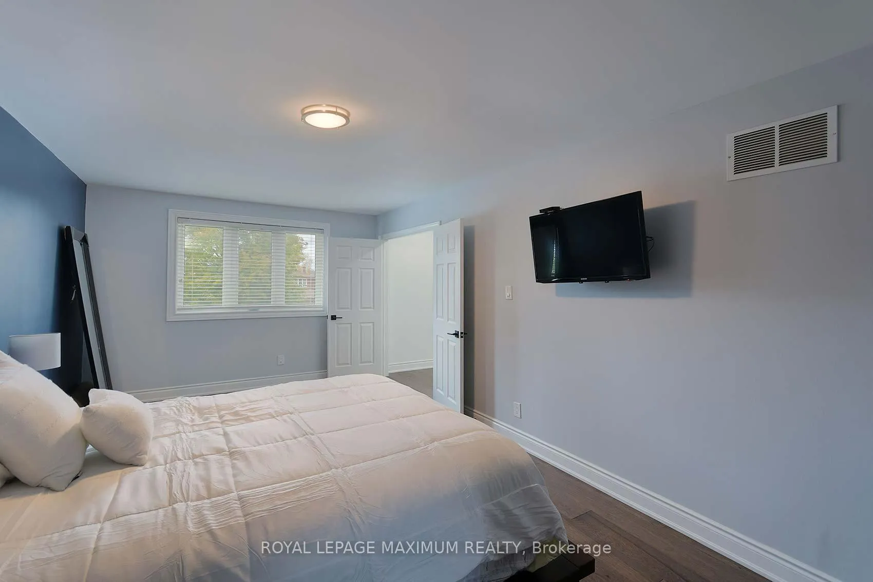 Photo 31 of 27 Looking Glass Crescent, Vaughan, East Woodbridge — HOMEH