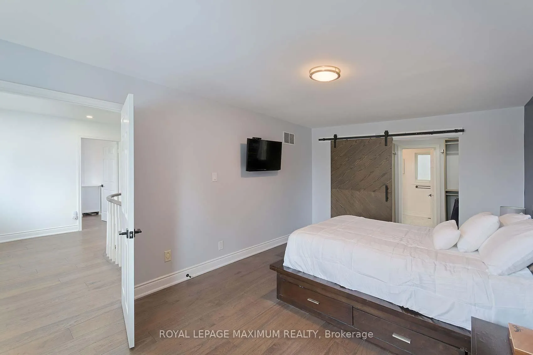 Photo 32 of 27 Looking Glass Crescent, Vaughan, East Woodbridge — HOMEH