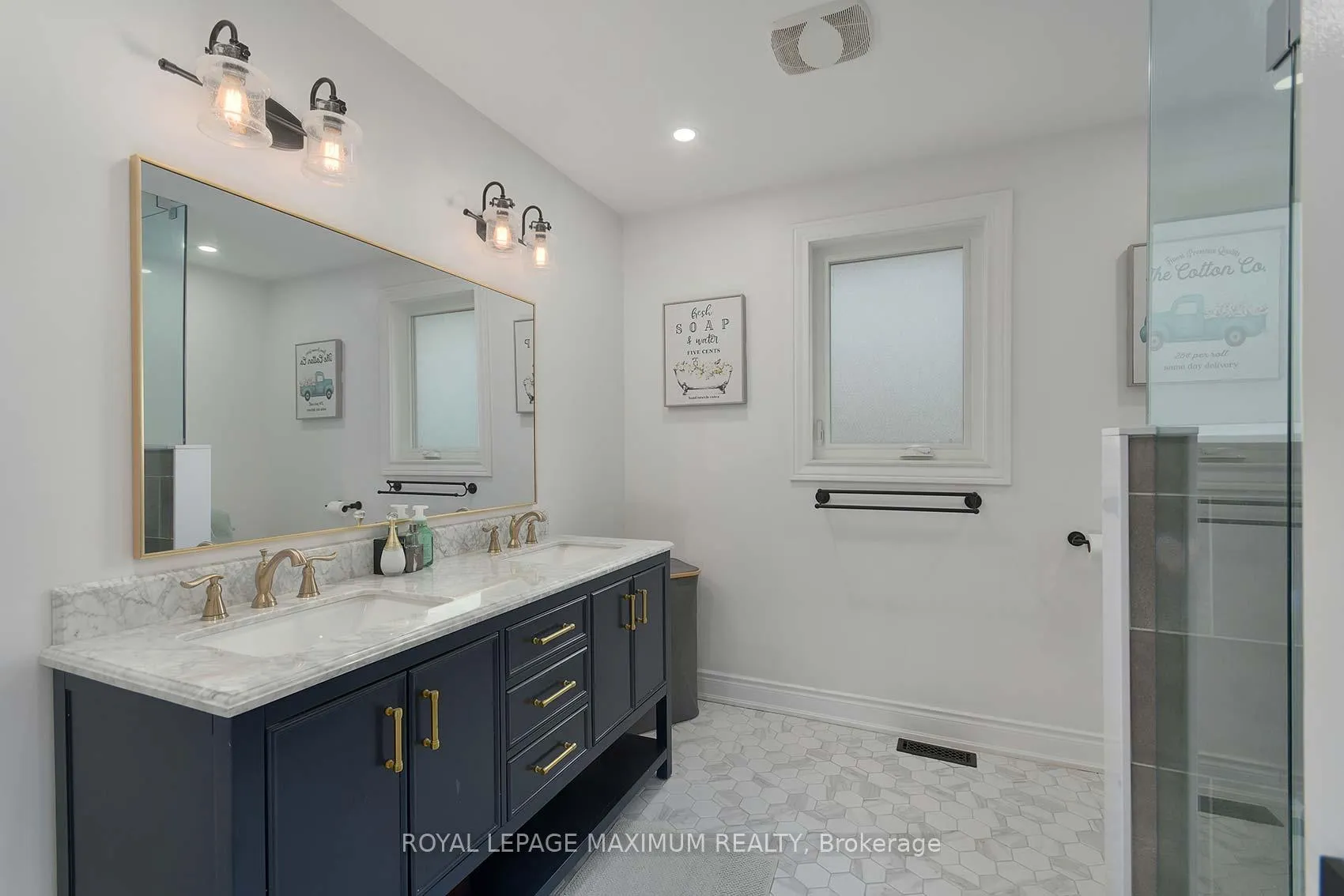 Photo 33 of 27 Looking Glass Crescent, Vaughan, East Woodbridge — HOMEH