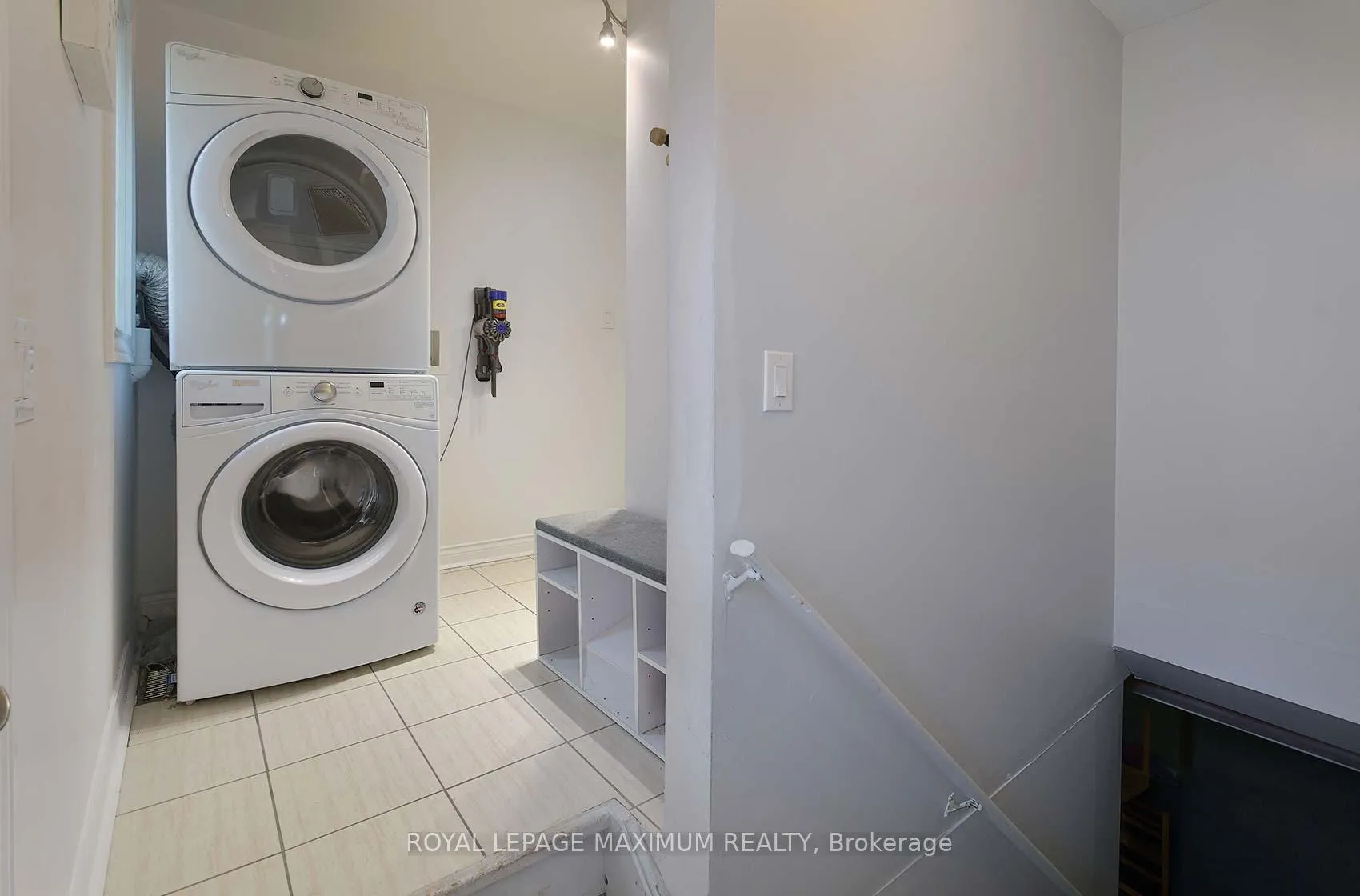 Photo 43 of 27 Looking Glass Crescent, Vaughan, East Woodbridge — HOMEH