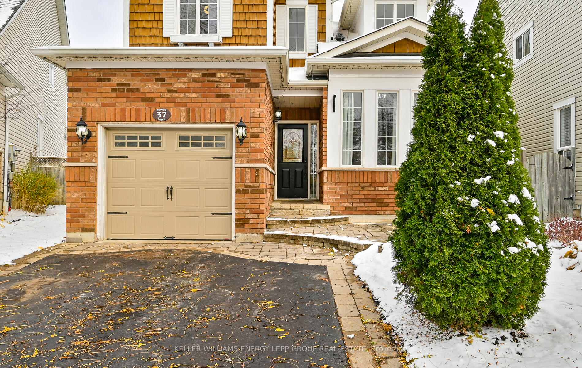 Photo 5 of 37 Melody Drive, Whitby, Brooklin — HOMEH