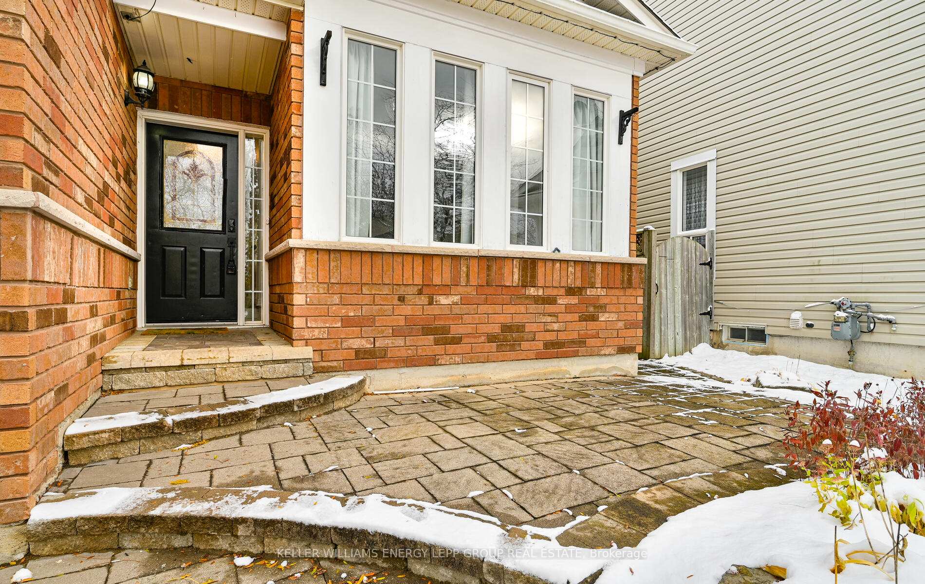Photo 6 of 37 Melody Drive, Whitby, Brooklin — HOMEH