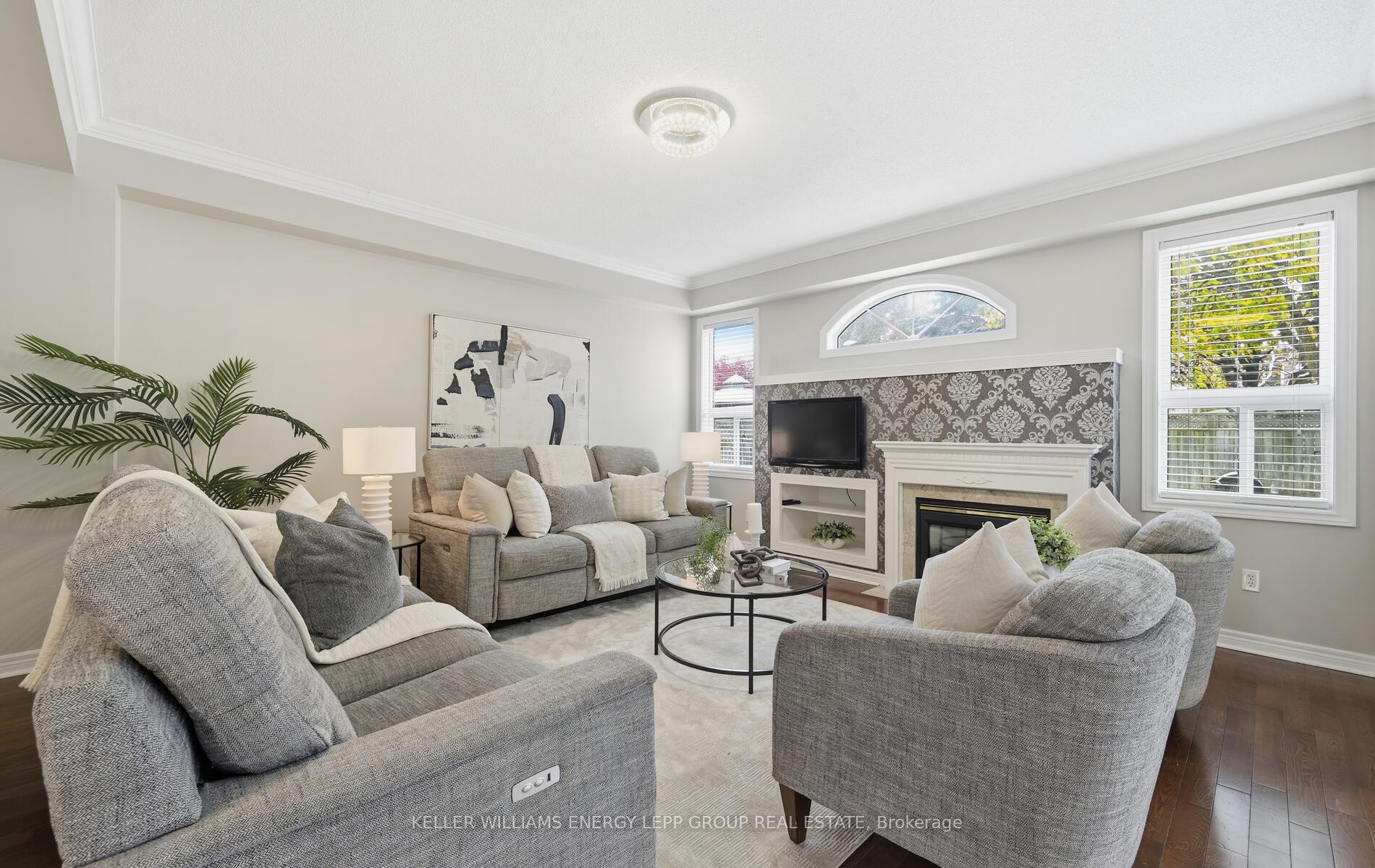 Photo 16 of 37 Melody Drive, Whitby, Brooklin — HOMEH