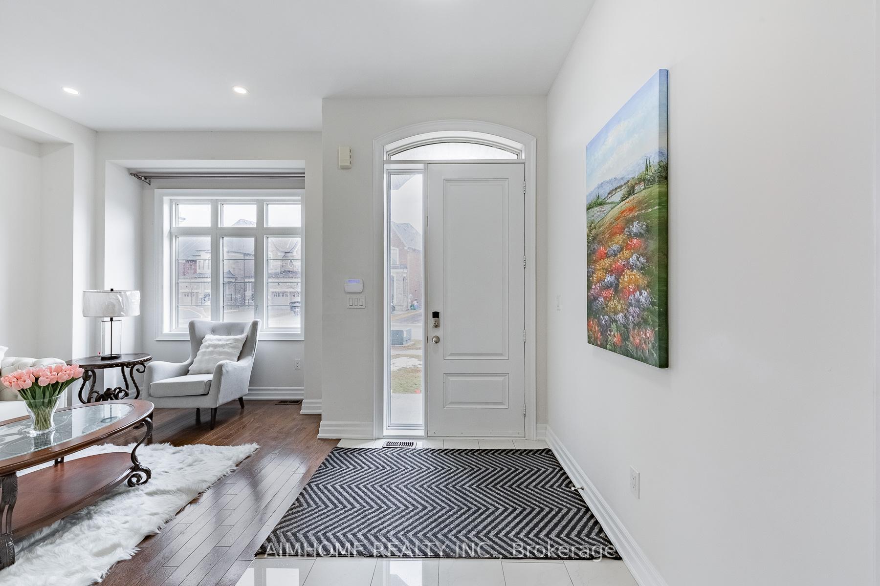 Photo 2 of 48 Hamster Crescent, Aurora, Bayview Northeast — HOMEH