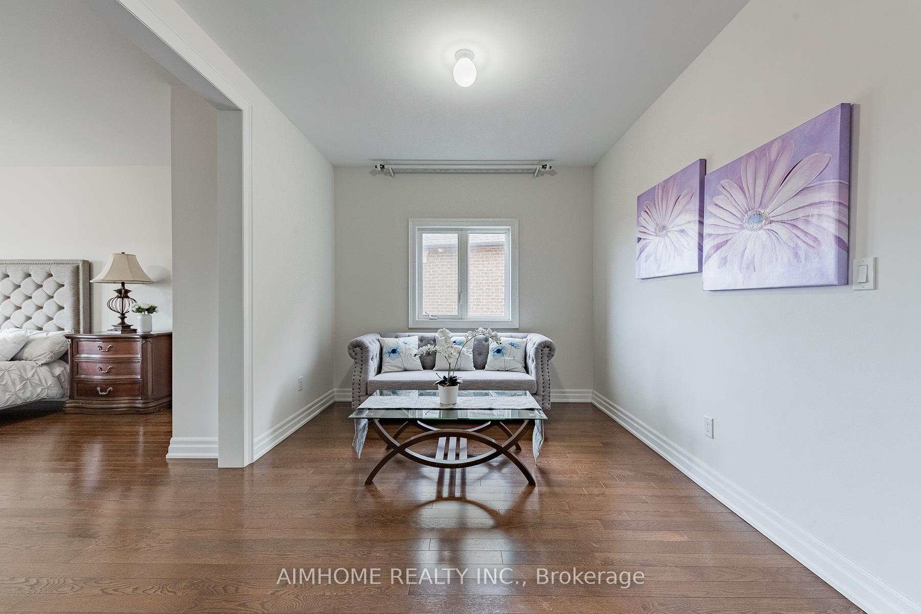 Photo 12 of 48 Hamster Crescent, Aurora, Bayview Northeast — HOMEH