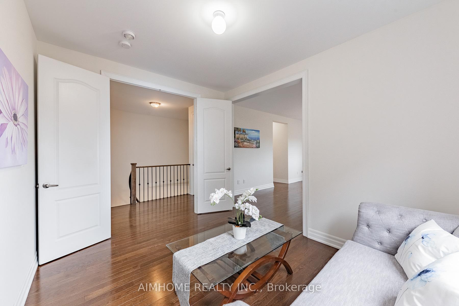 Photo 11 of 48 Hamster Crescent, Aurora, Bayview Northeast — HOMEH